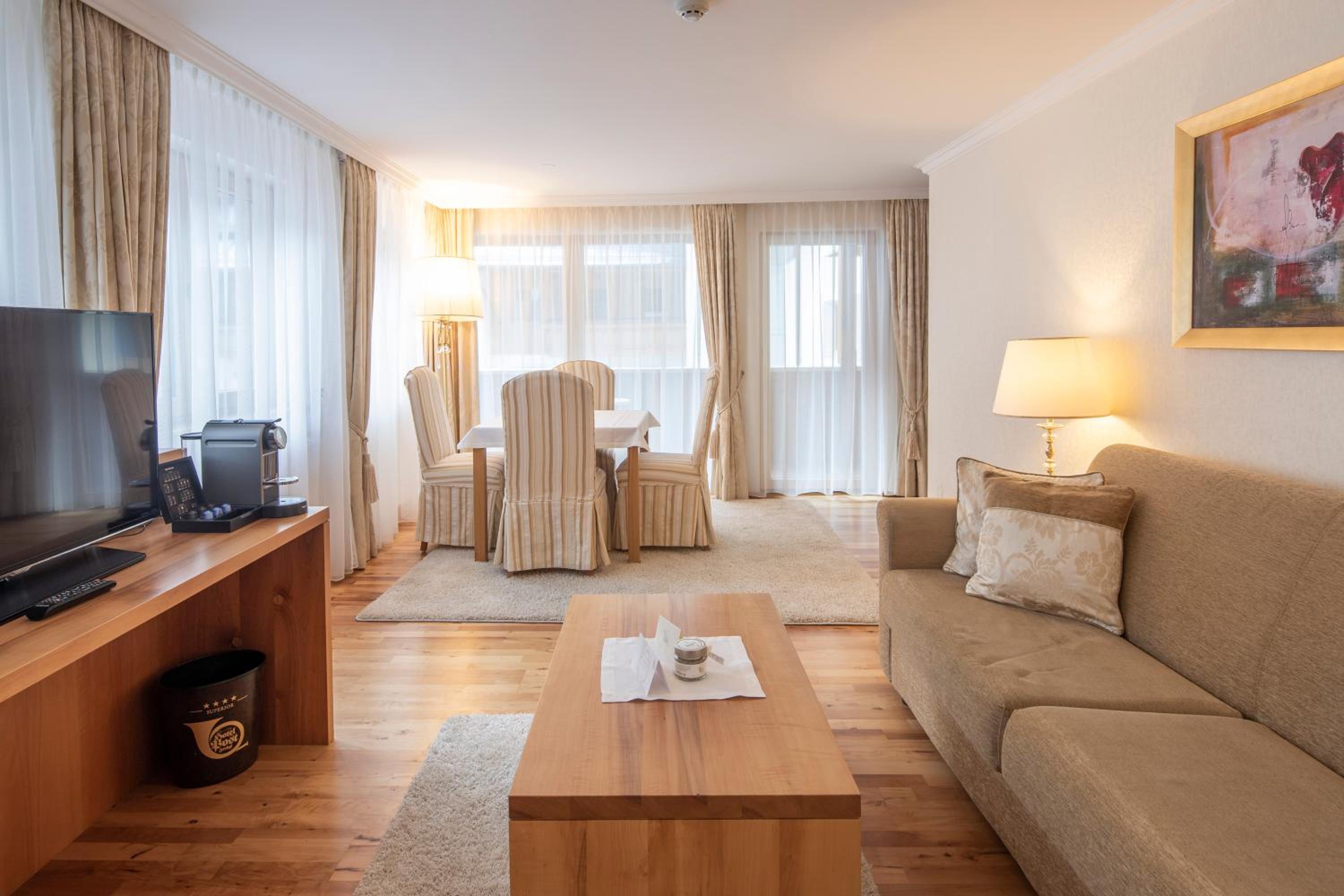 Exclusive Suite - Photo 1