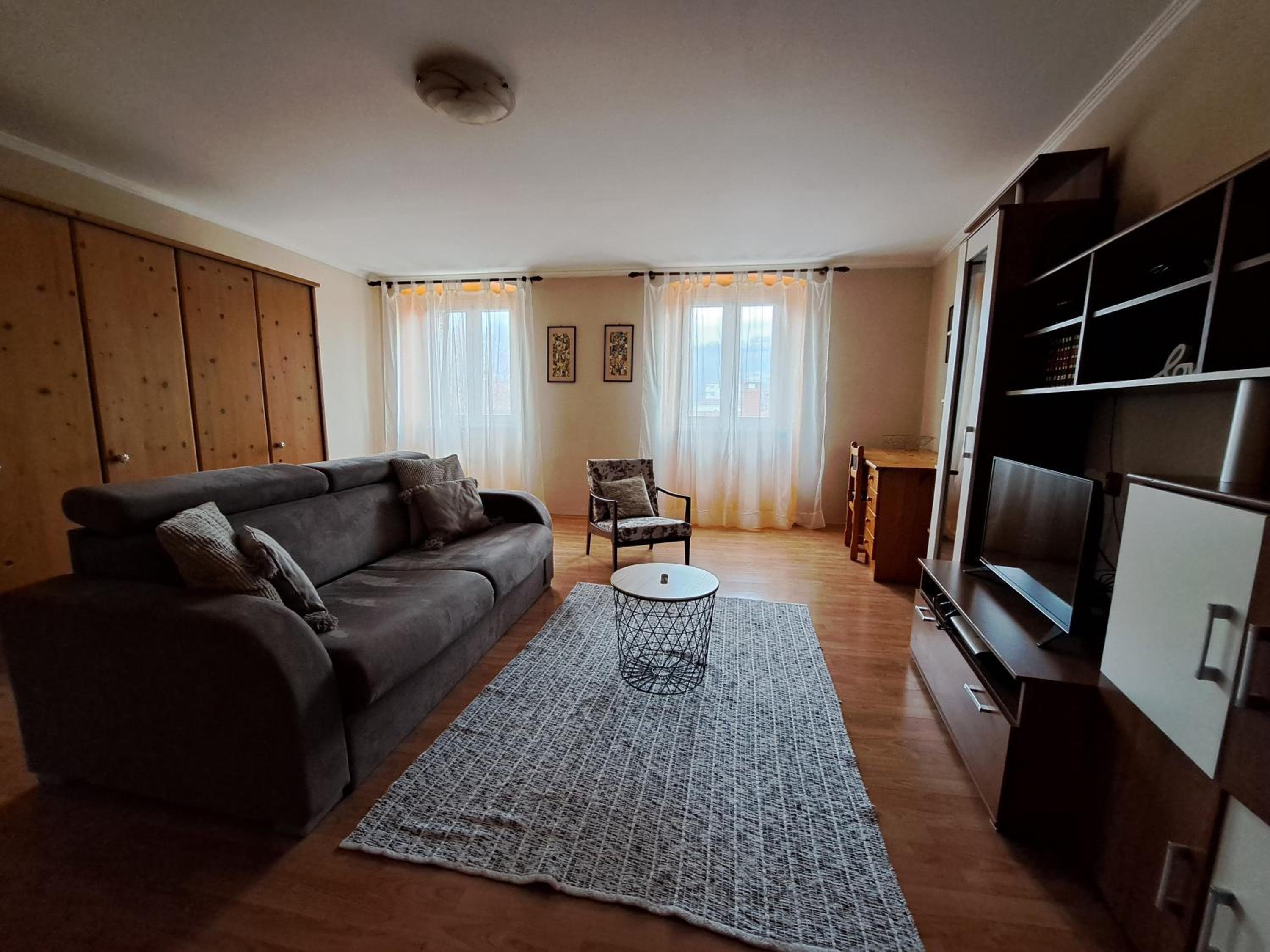 Apartment photo 2