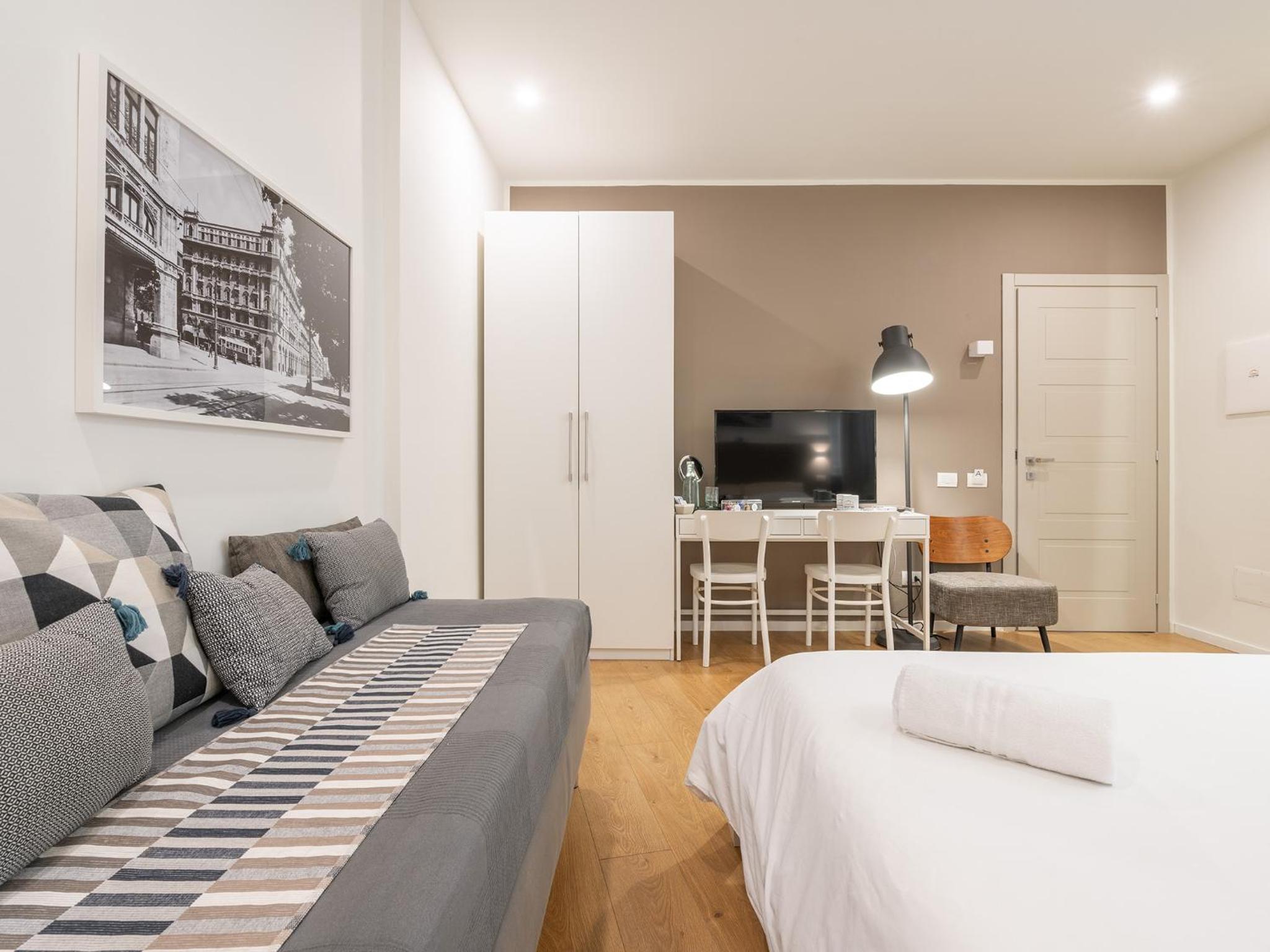 Deluxe King Room photo 1