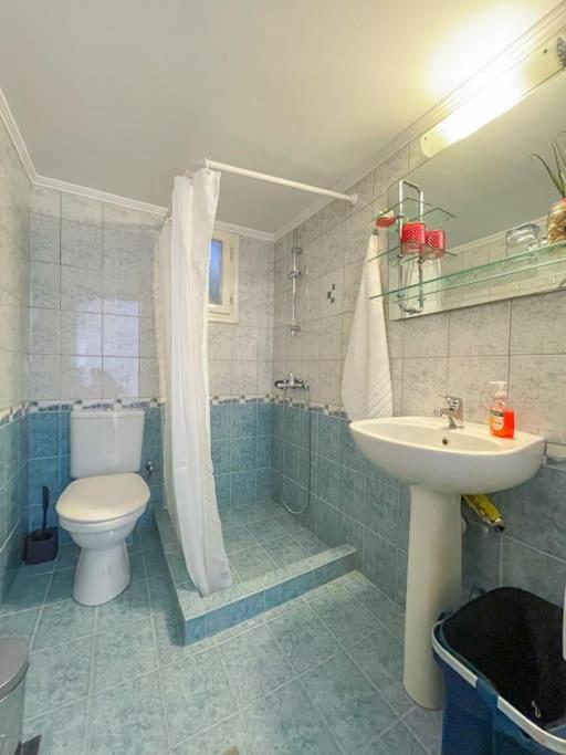 Two-Bedroom House photo 3