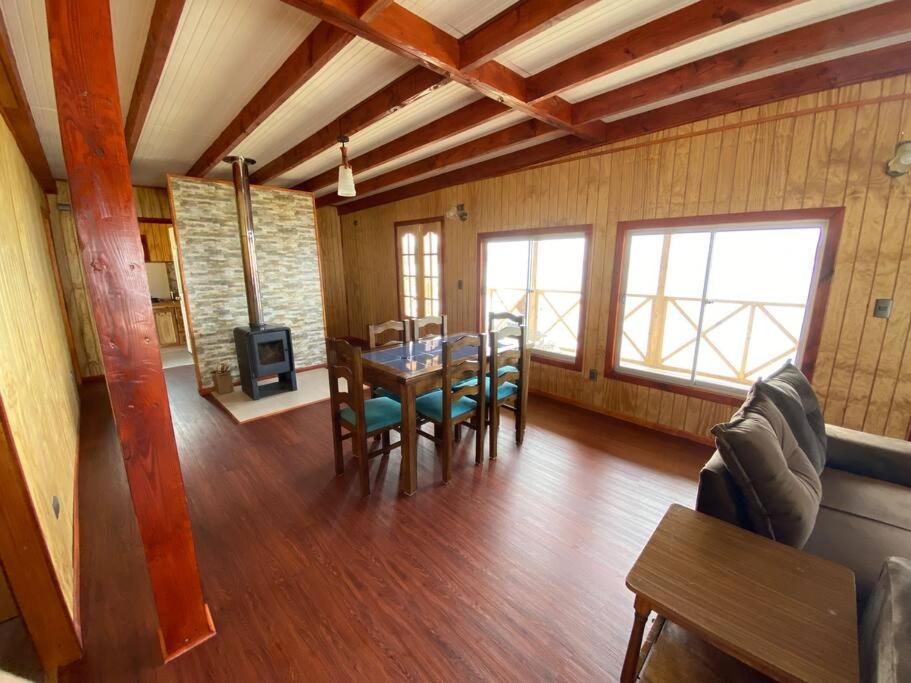 Three-Bedroom House photo 3