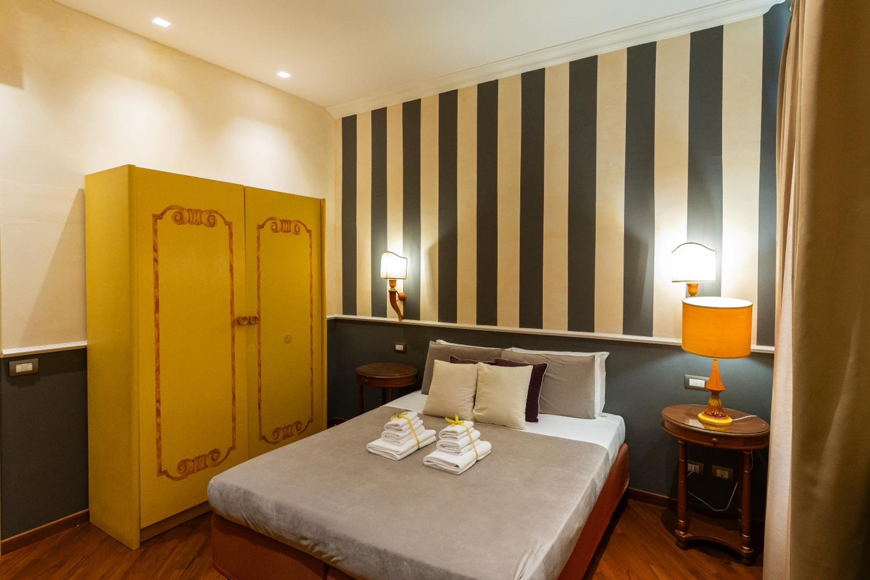 Deluxe Queen Room