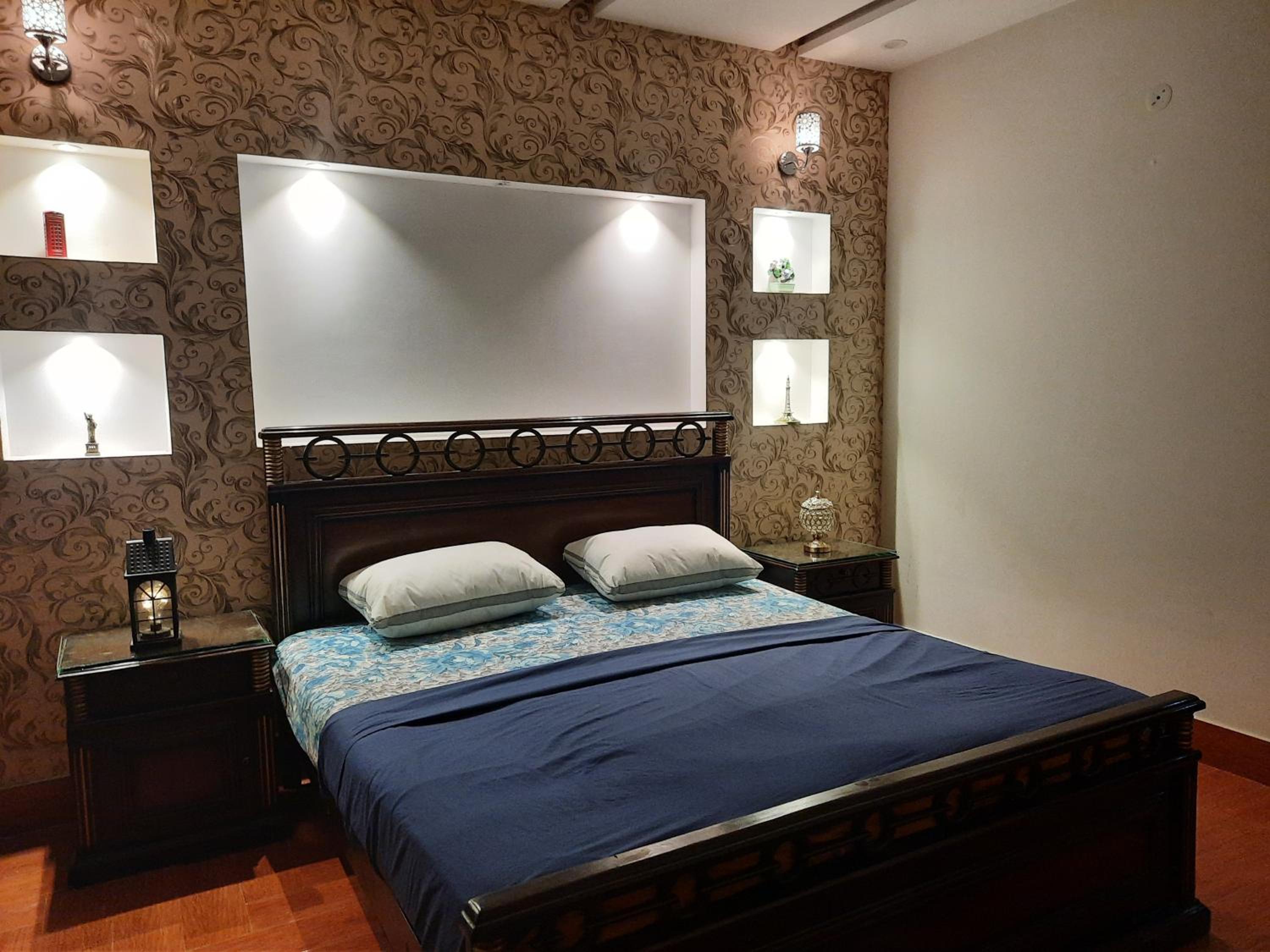 Three-Bedroom House photo 2