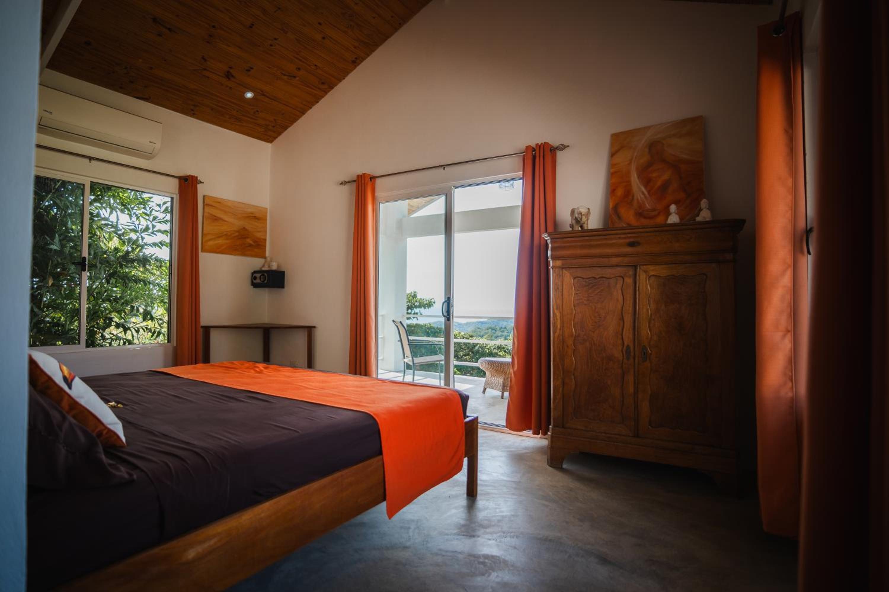 Bungalow with Sea View - Photo 2
