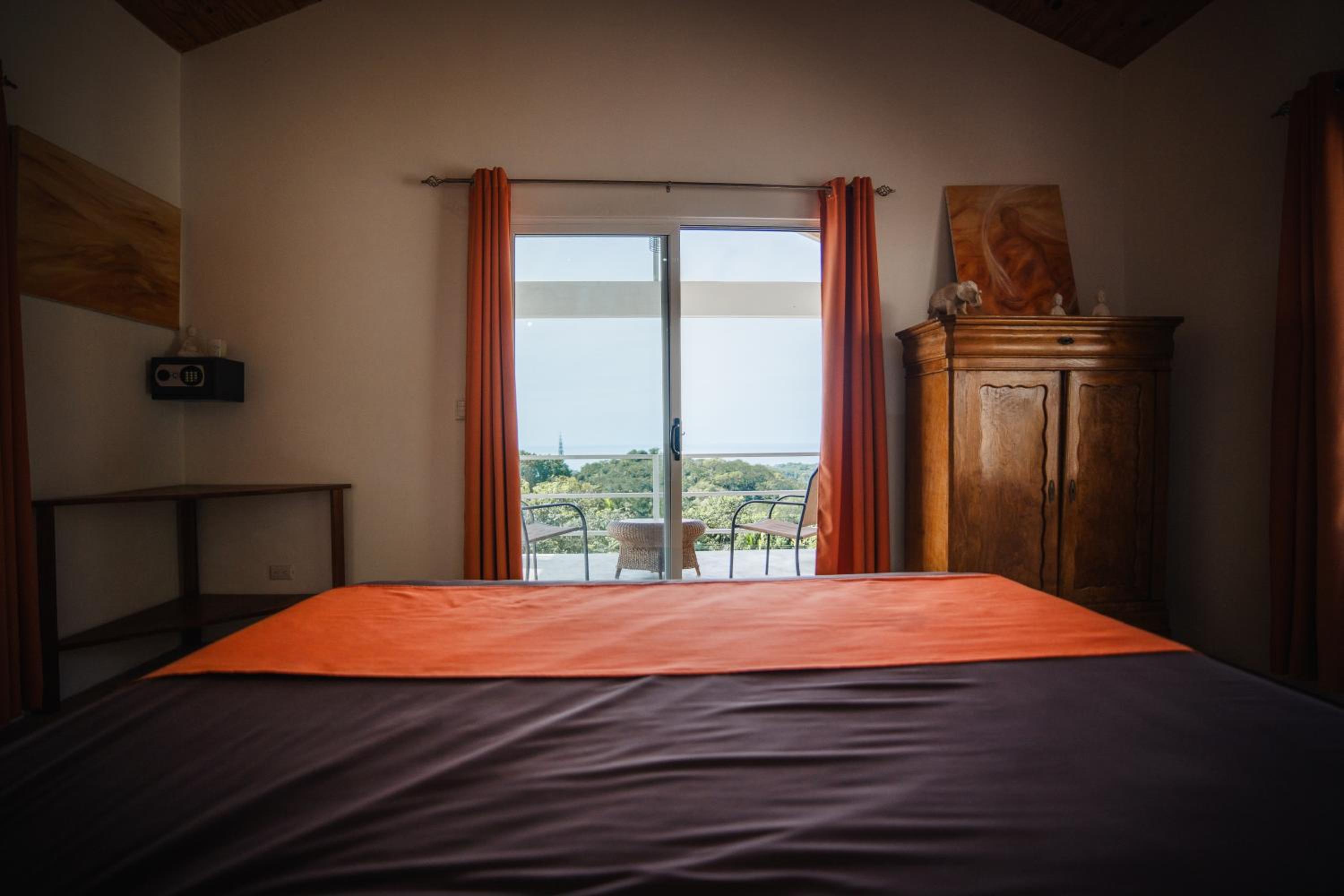 Bungalow with Sea View - Photo 1