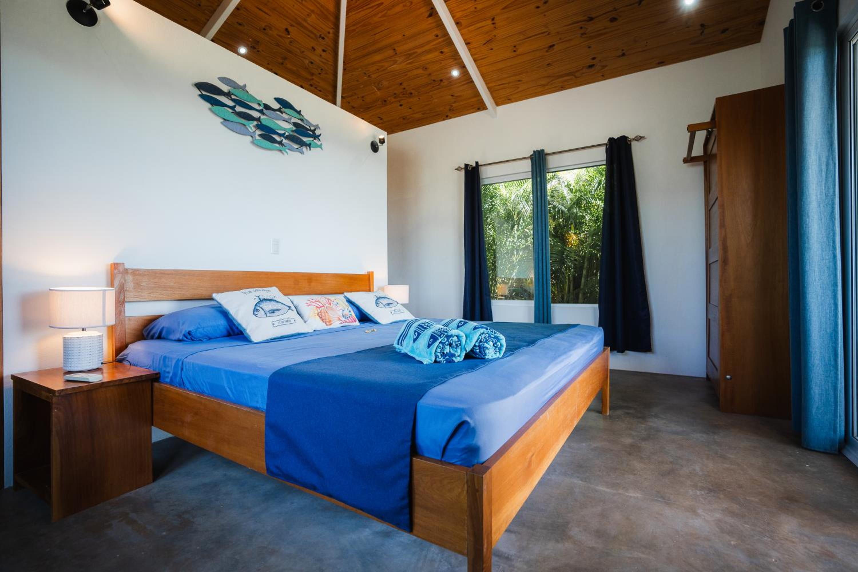 Deluxe Bungalow with Sea View - Photo 3
