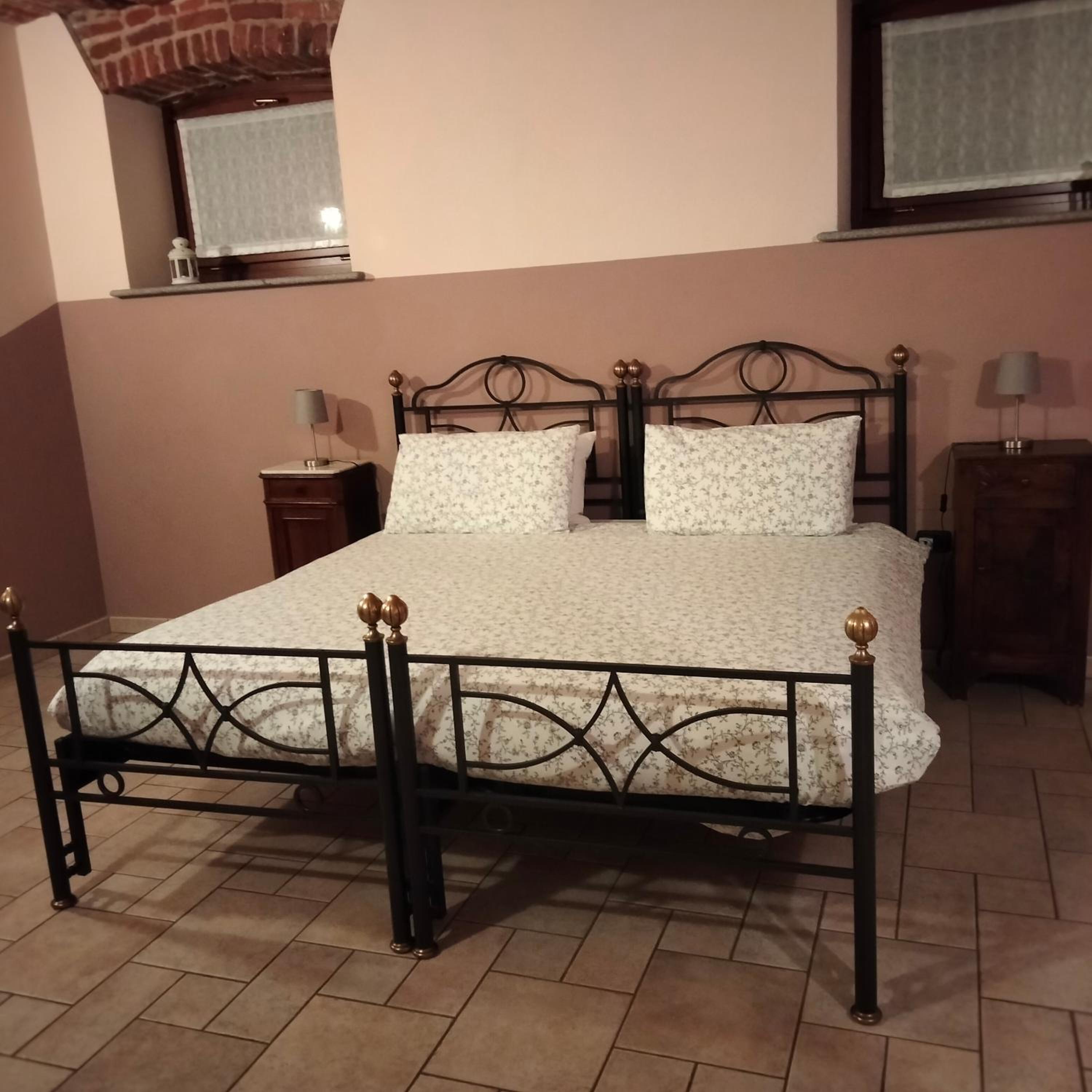 Twin Room with Private Bathroom - Photo 1