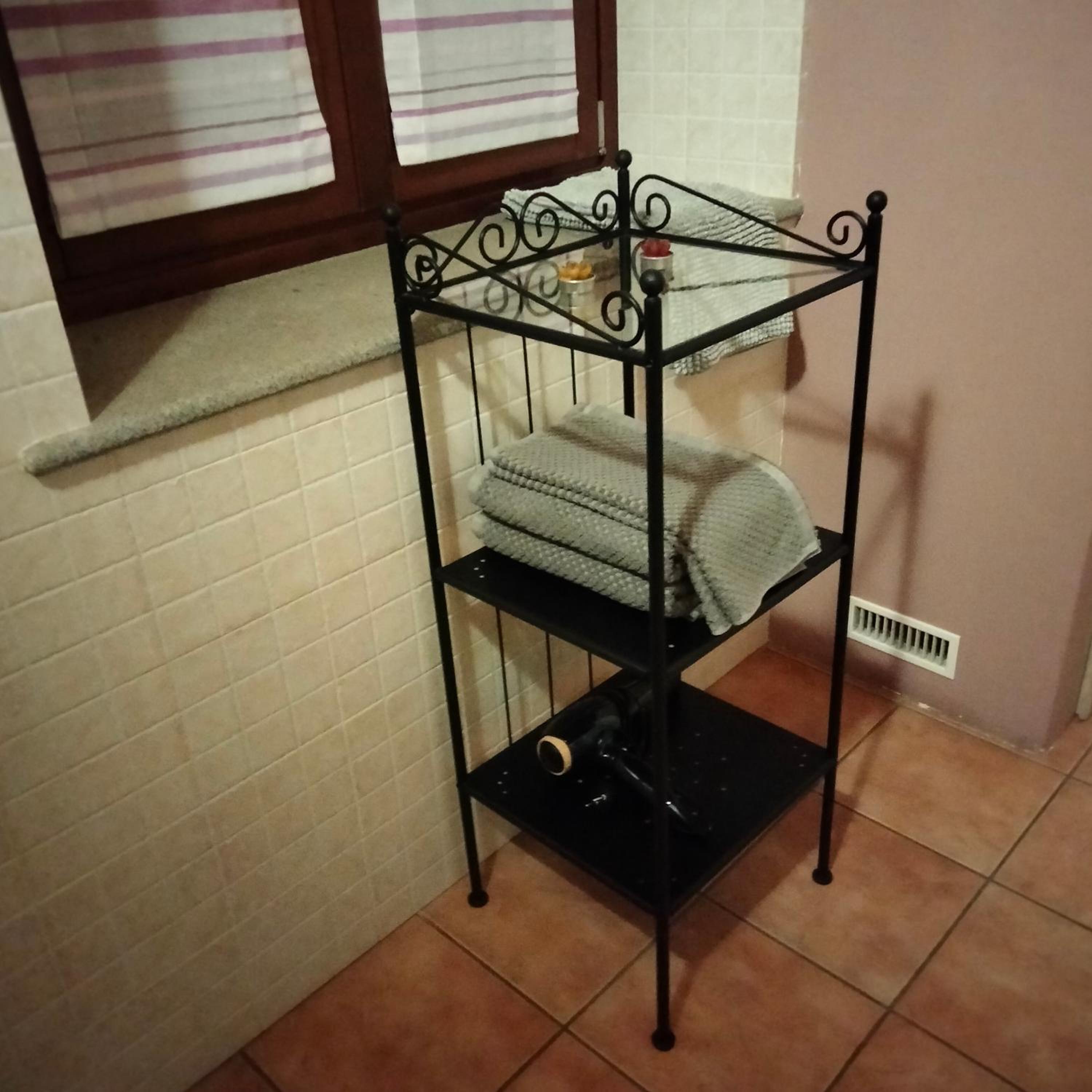 Twin Room with Private Bathroom - Photo 6