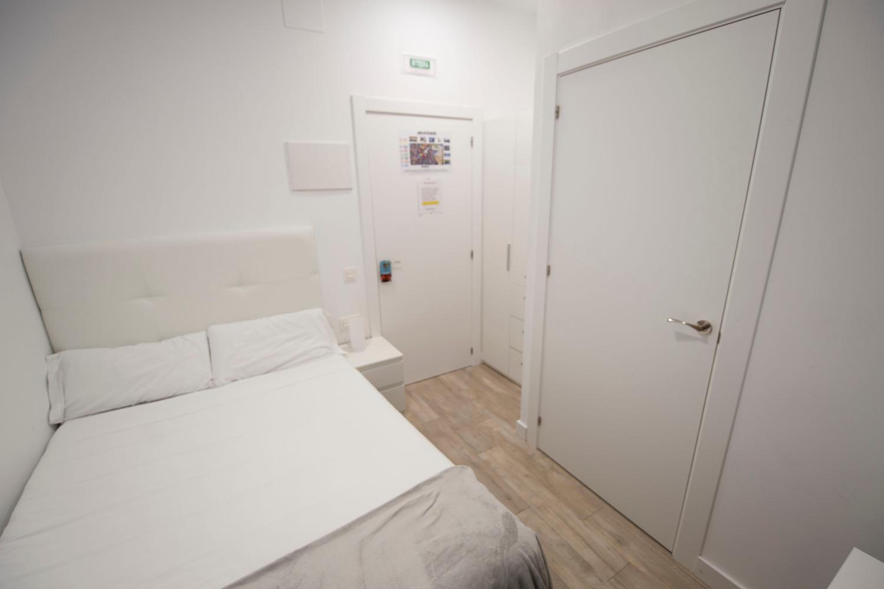 Economy Double Room photo 2