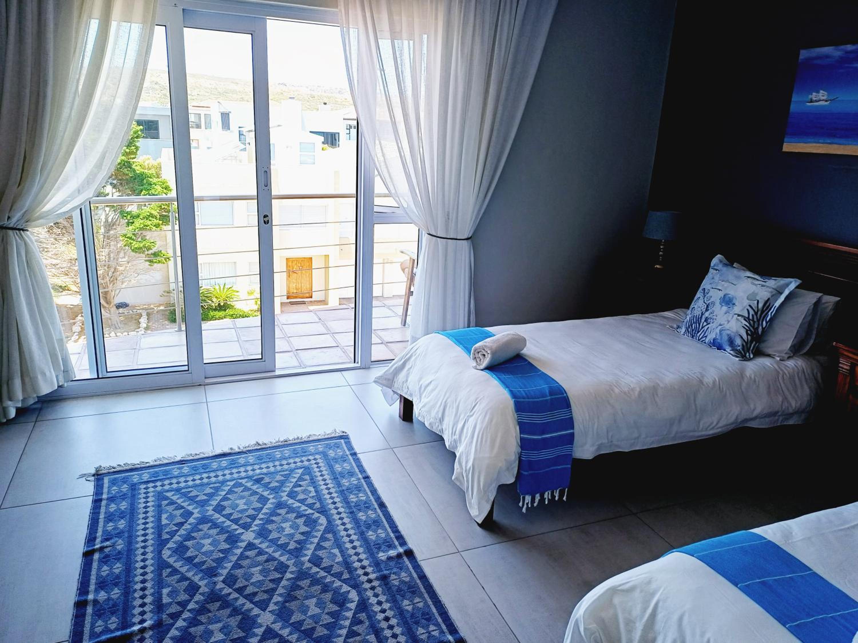 Family Room with Sea View - Photo 3