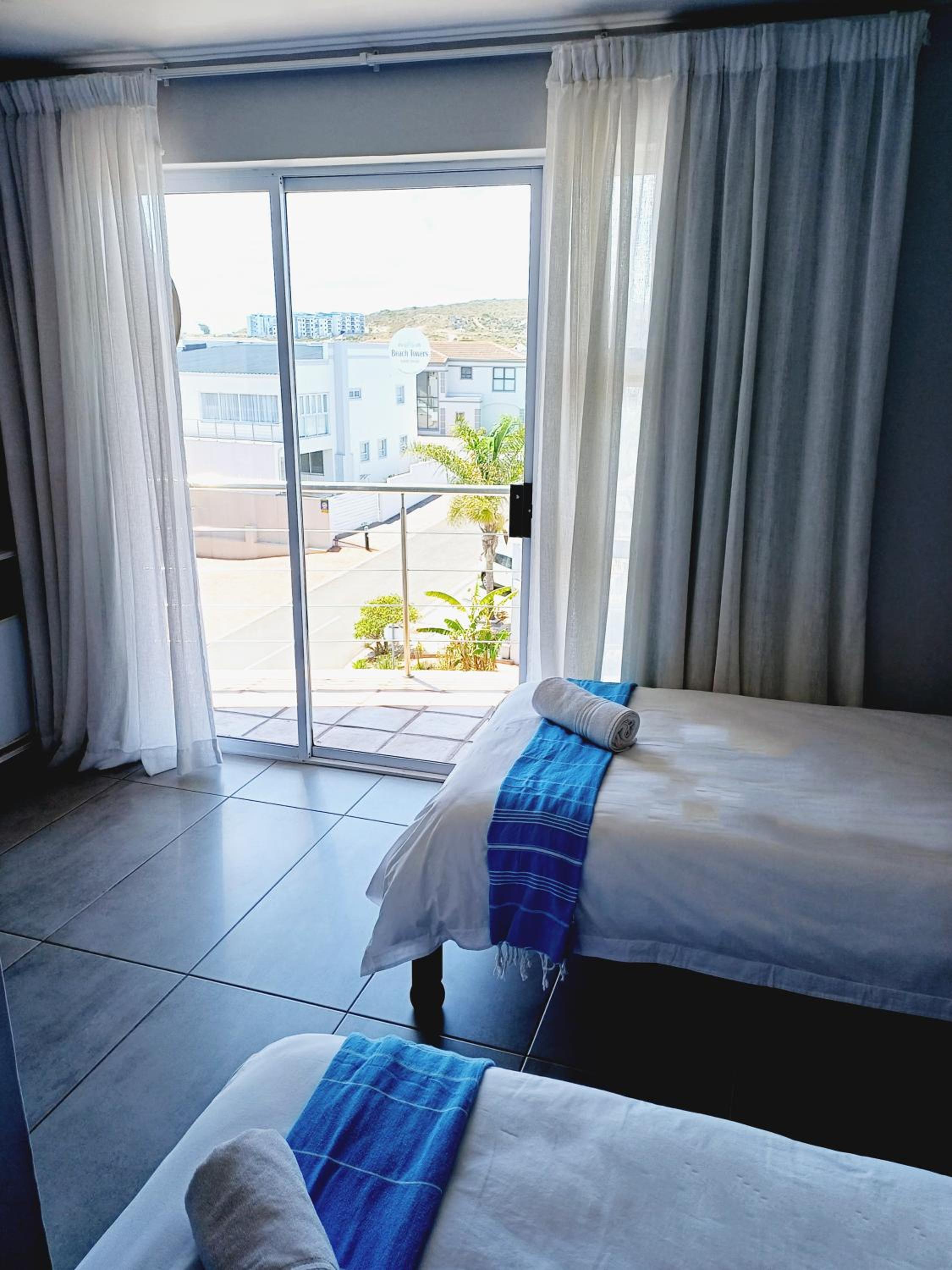 Family Room with Sea View - Photo 4