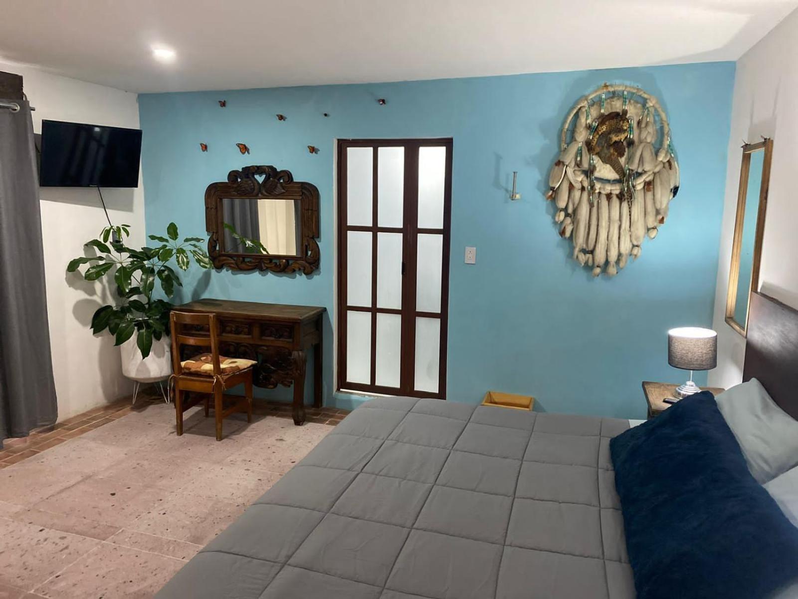 Deluxe King Suite photo 3
