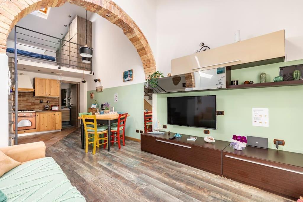 One-Bedroom Apartment photo 3