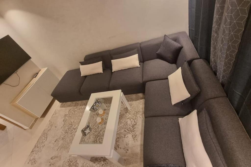 Two-Bedroom Apartment - Photo 21