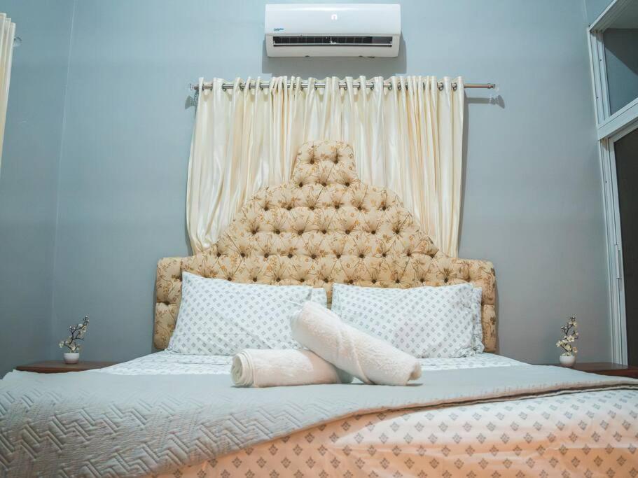Four-Bedroom House photo 1
