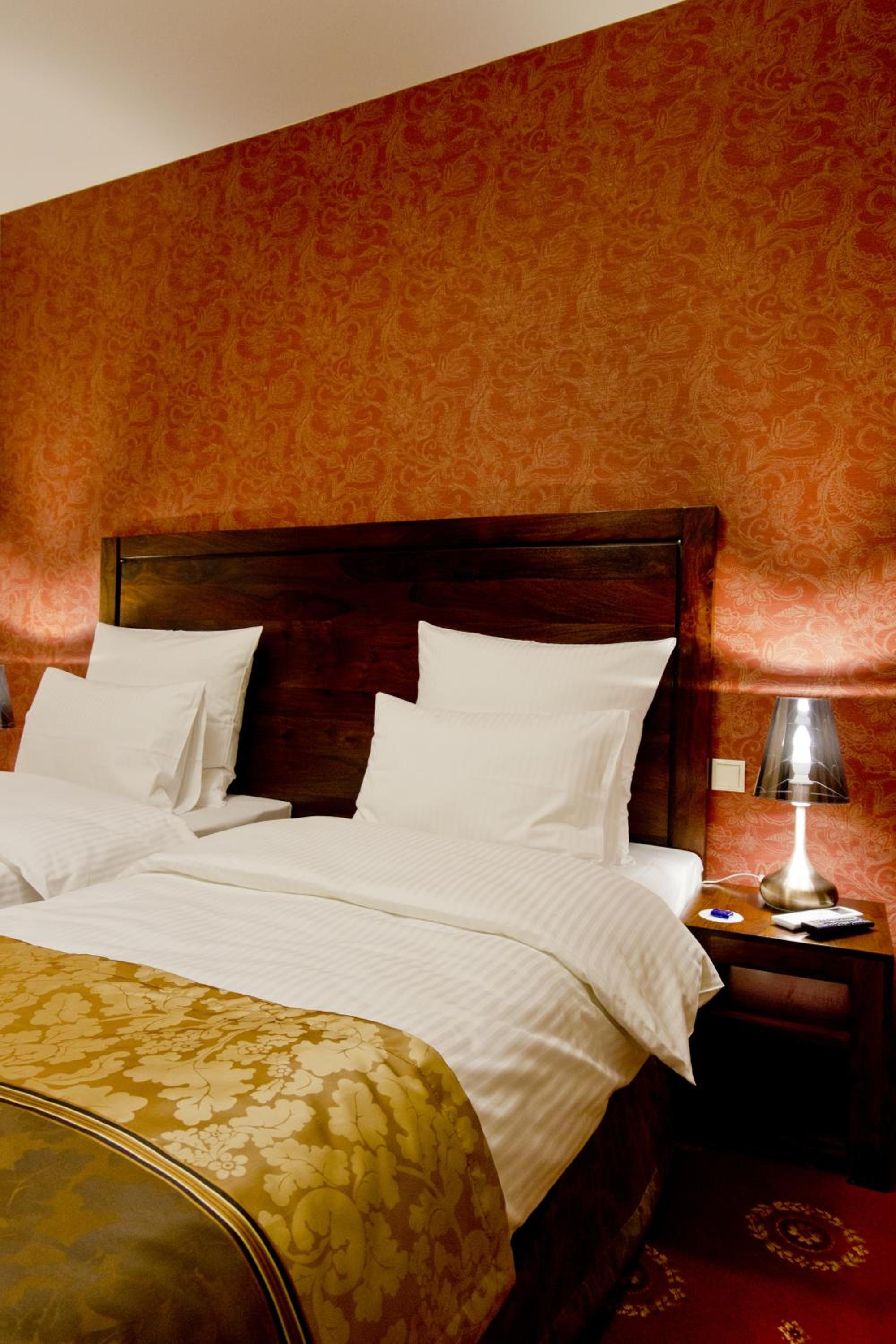 Double or Twin Room - Photo 2