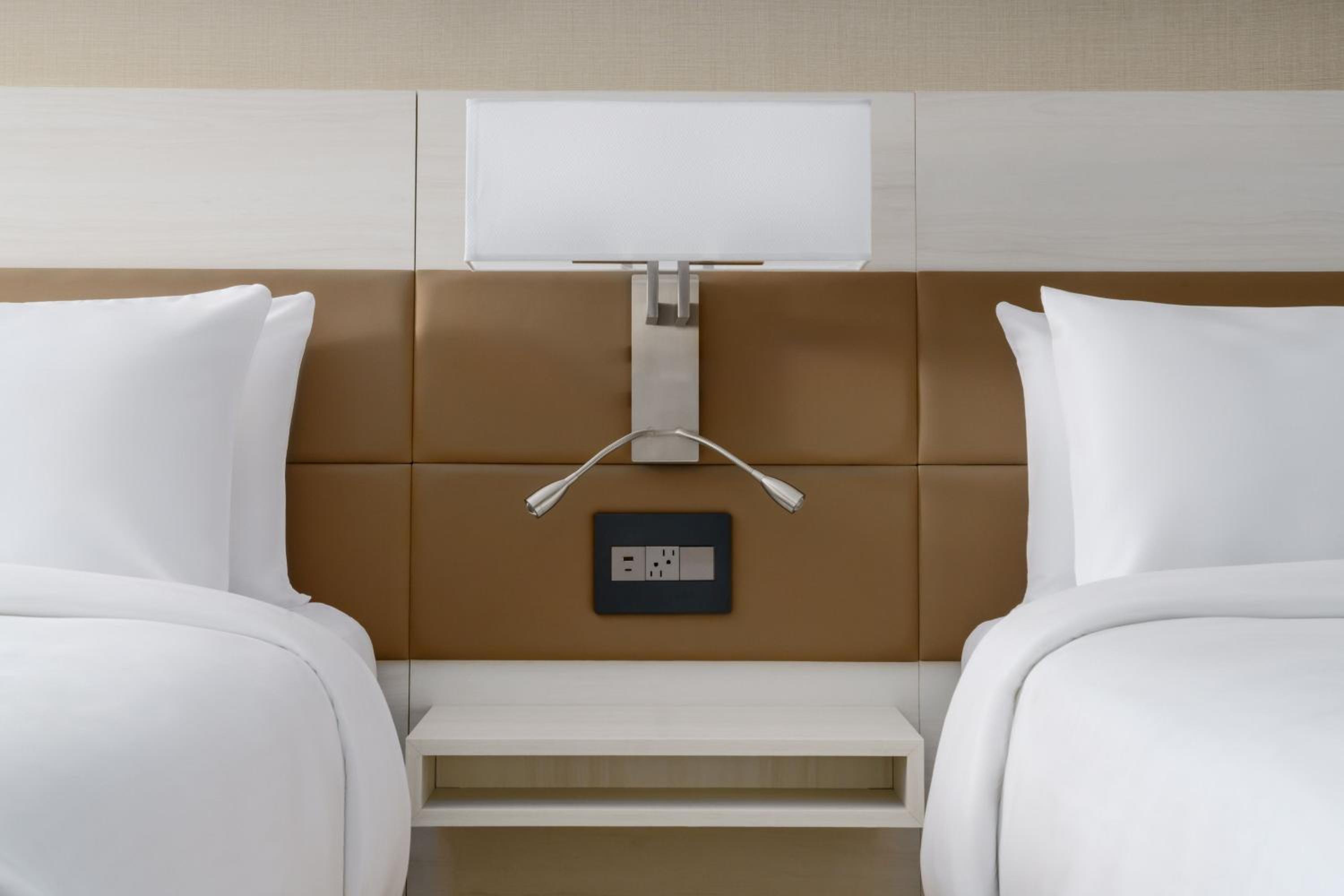 Queen Room with Two Queen Beds - Hearing Accessible - Photo 3