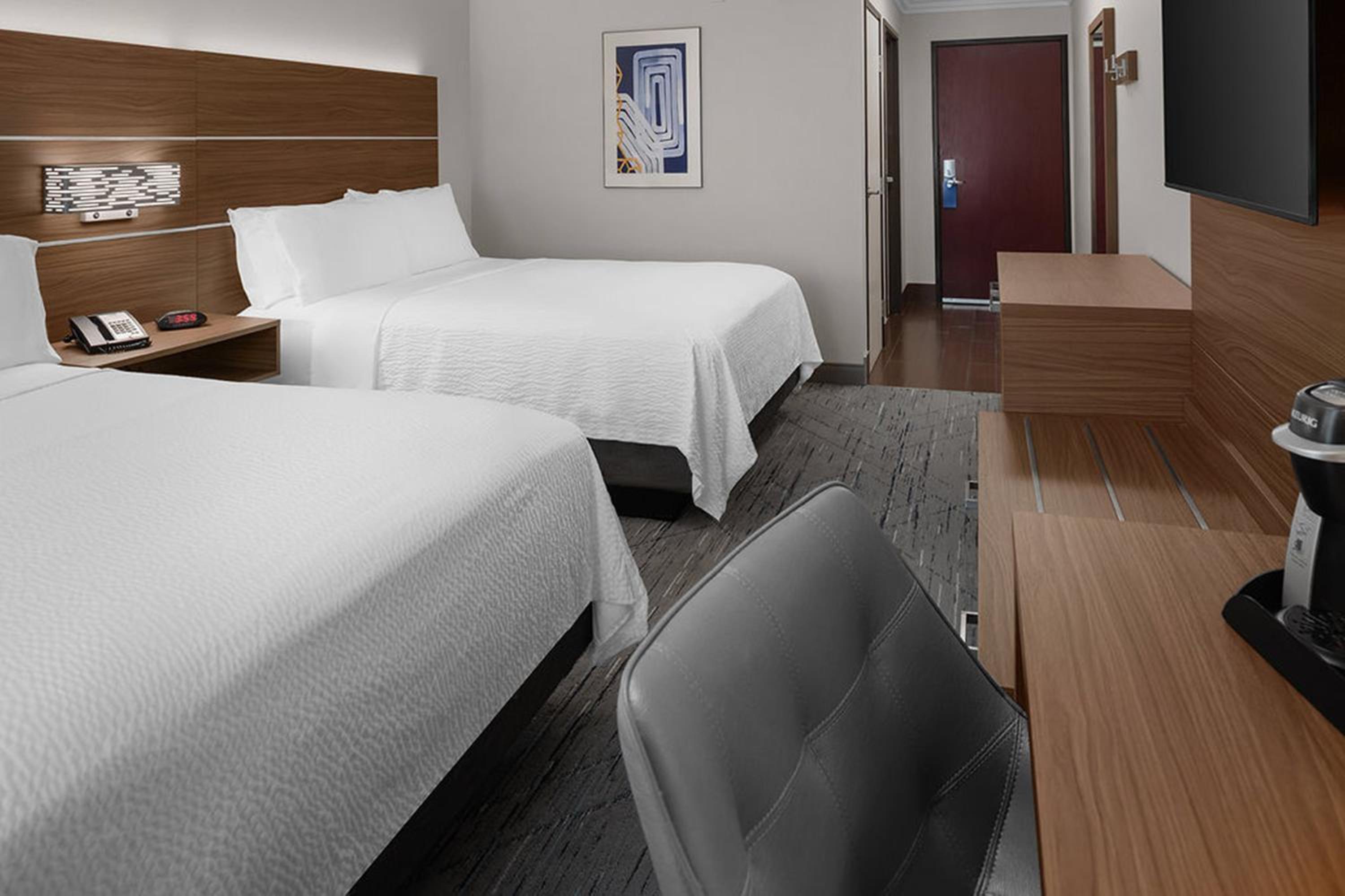 Standard Room with Two Queen Beds - Photo 1