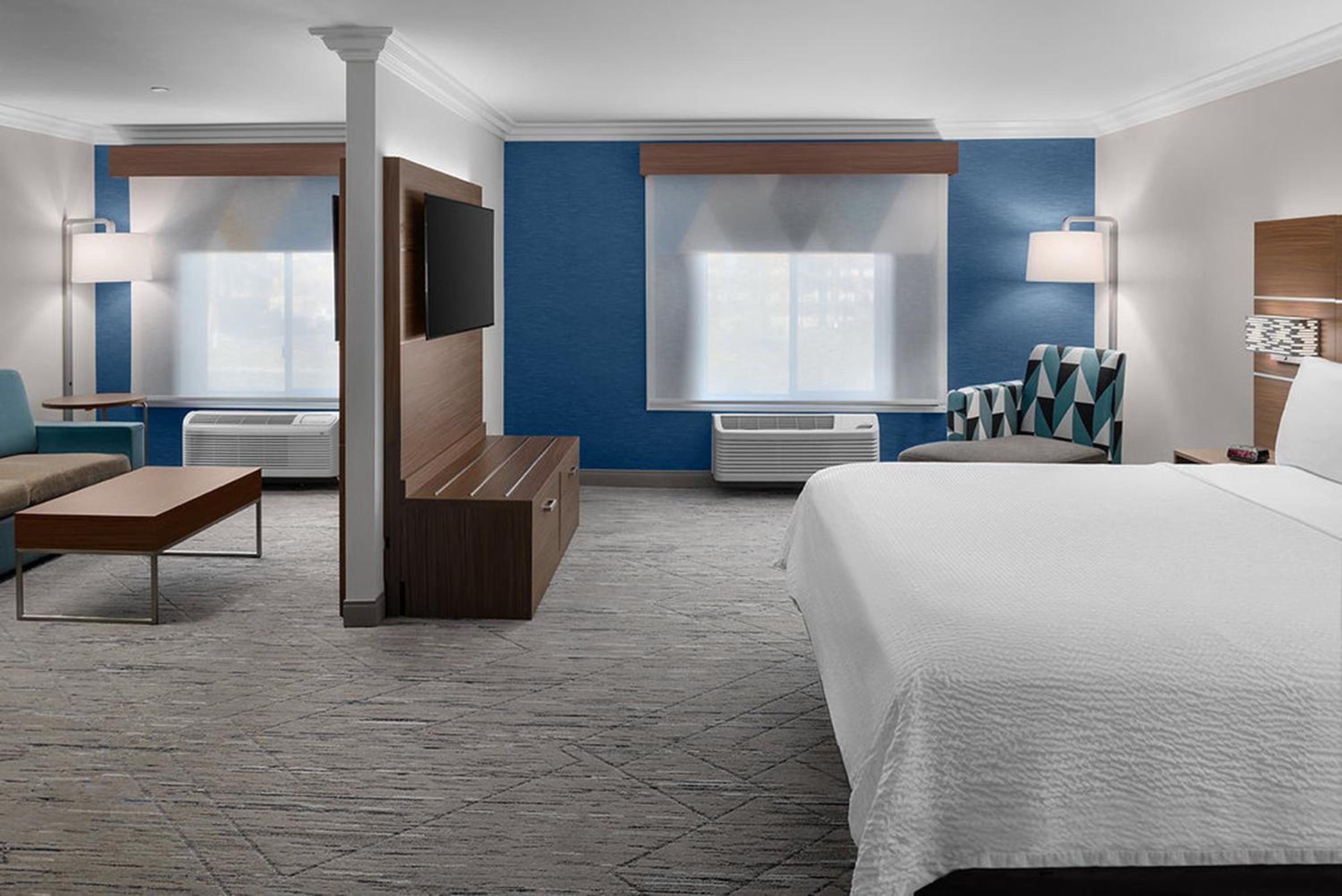 King Suite - Photo 3
