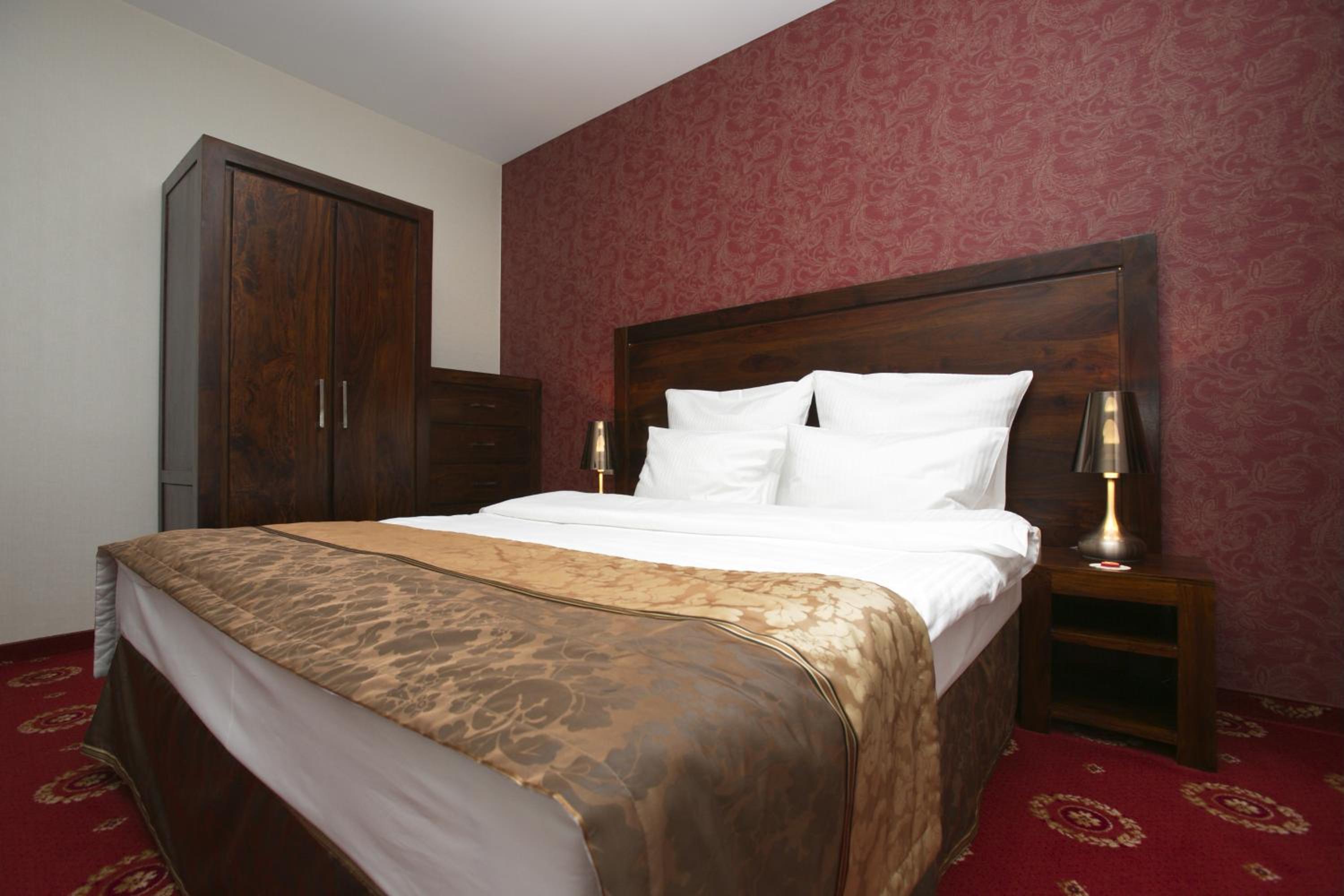 Double or Twin Room - Photo 13