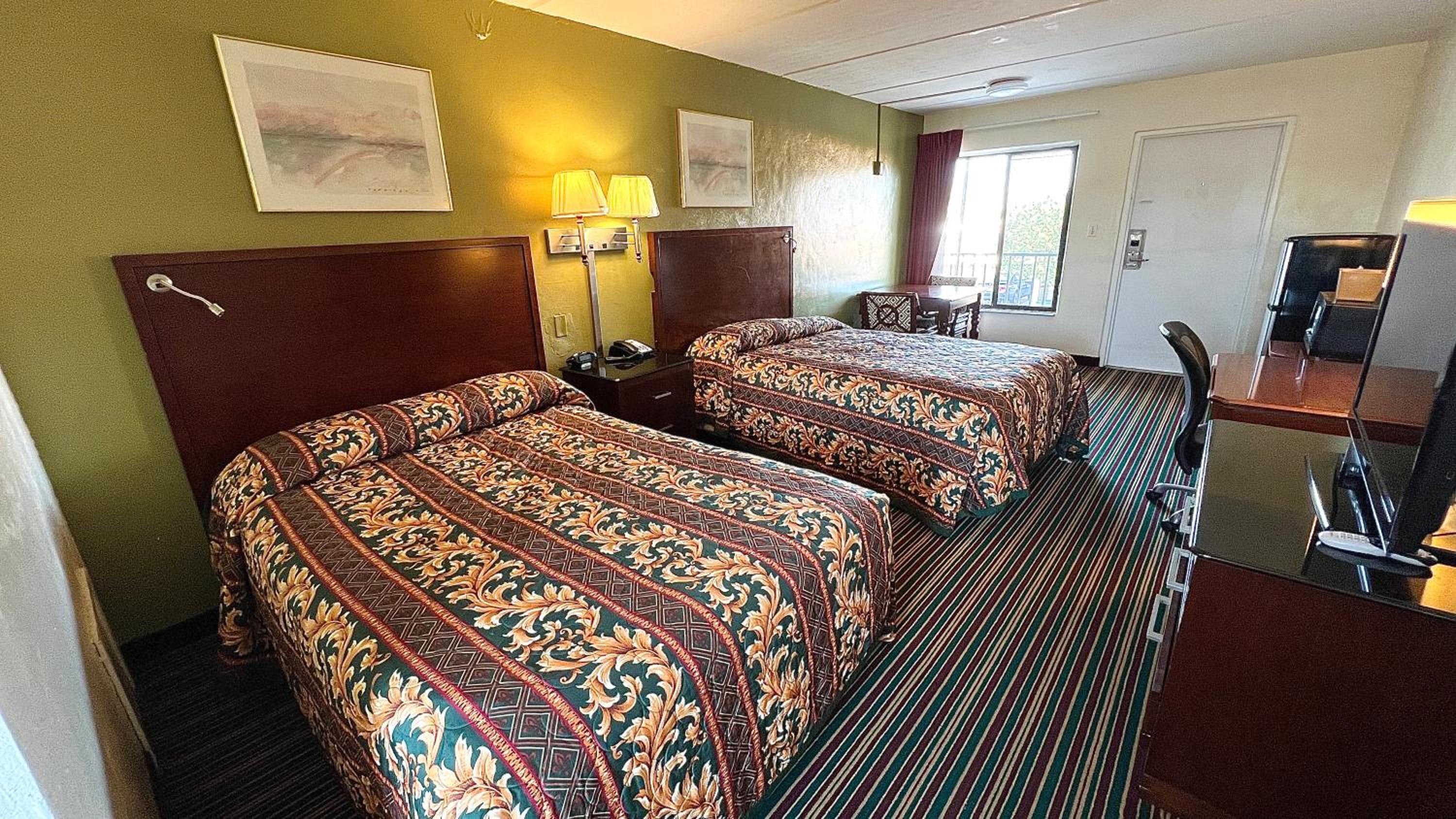Standard Double Room - Photo 8