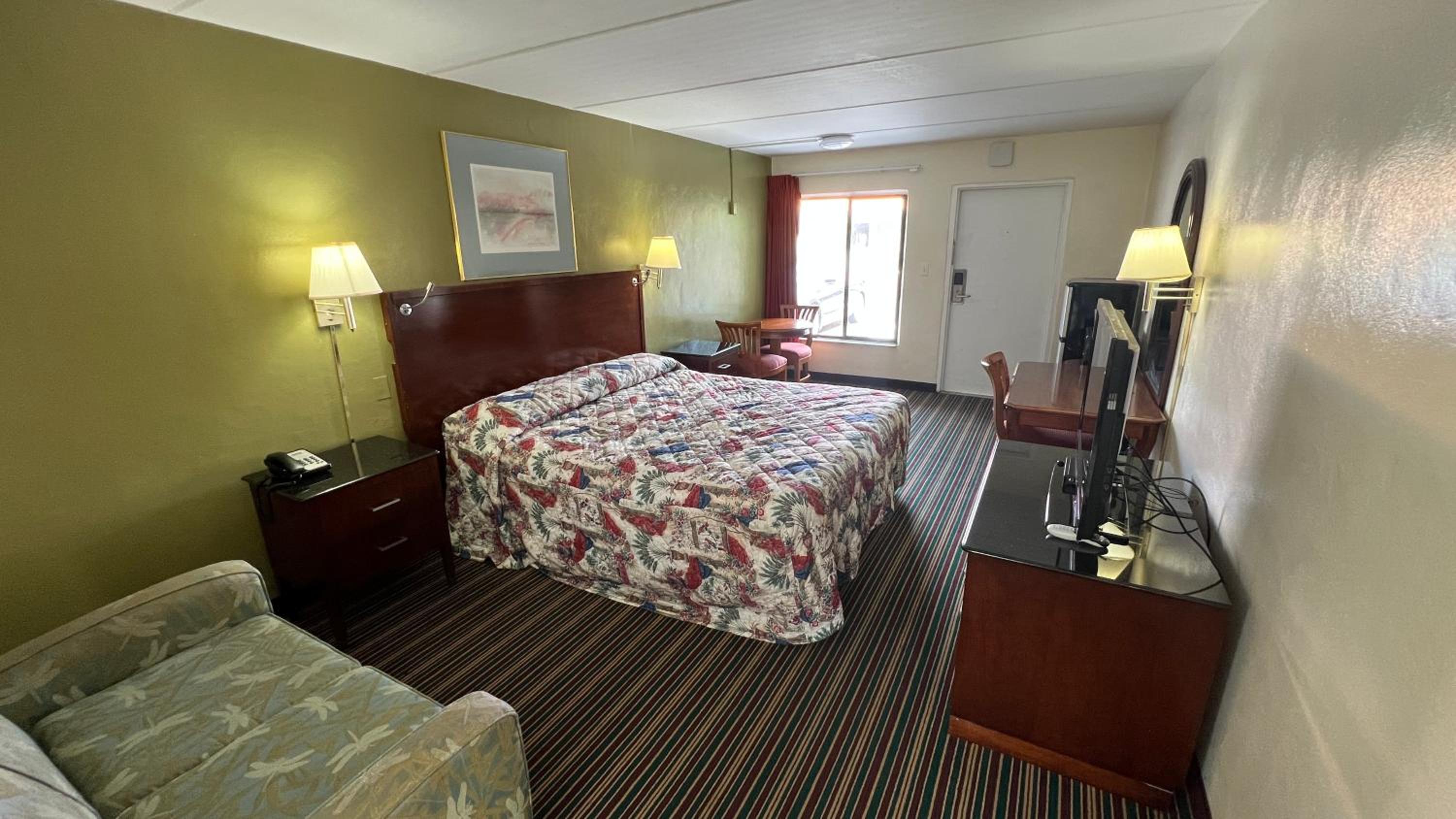 Standard King Room - Photo 3