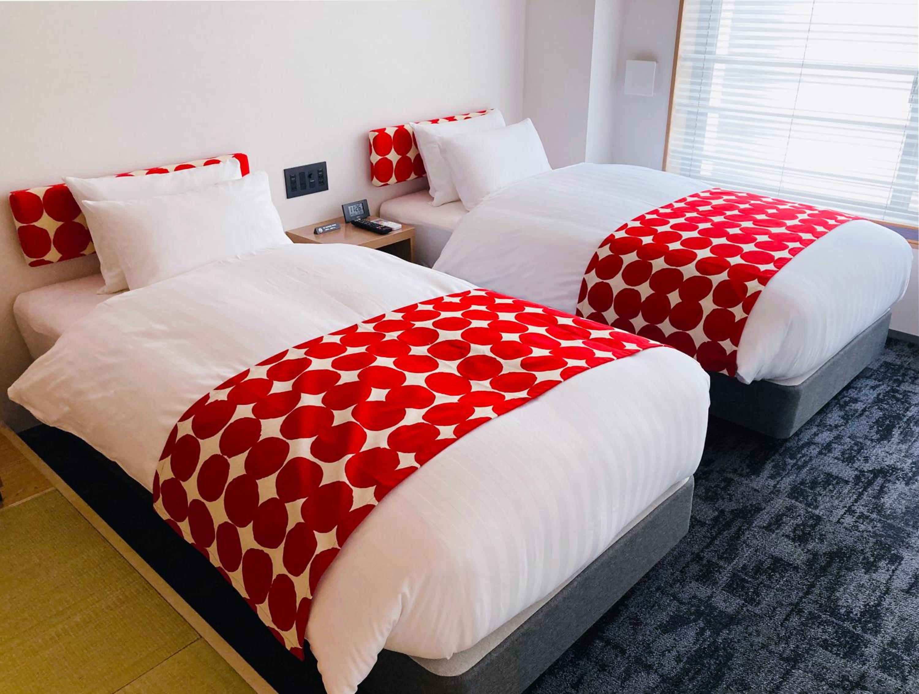 Standard Twin Room - Photo 10