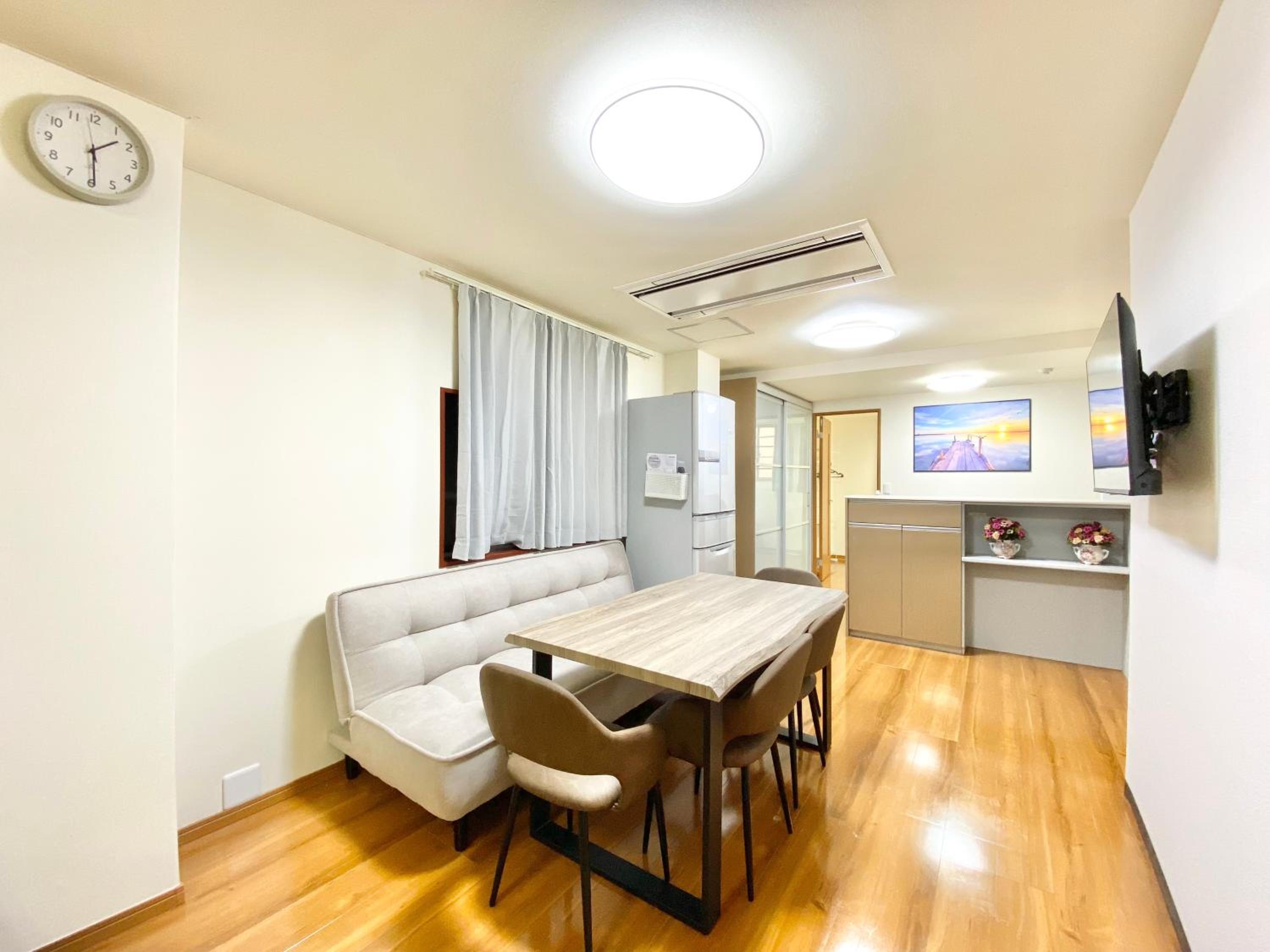 One-Bedroom Apartment photo 3
