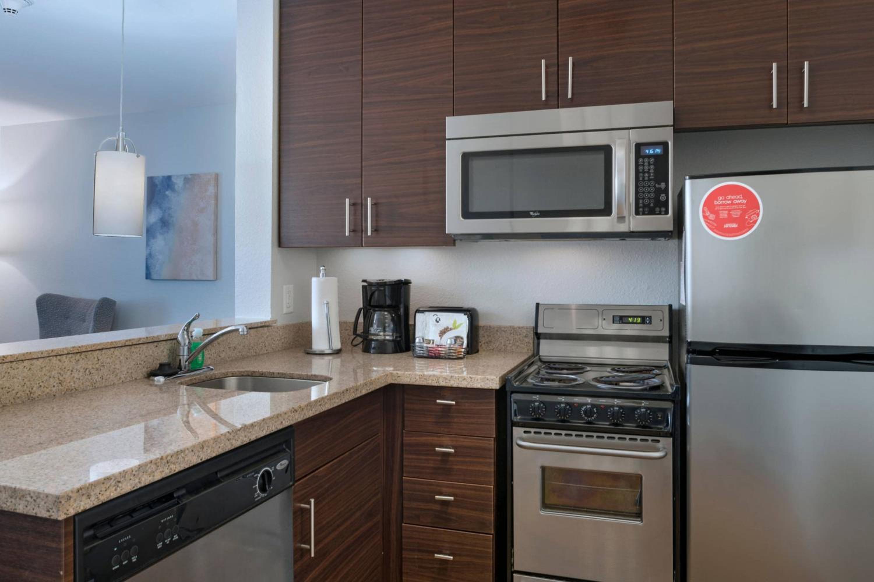 Two-Bedroom Suite - Photo 3