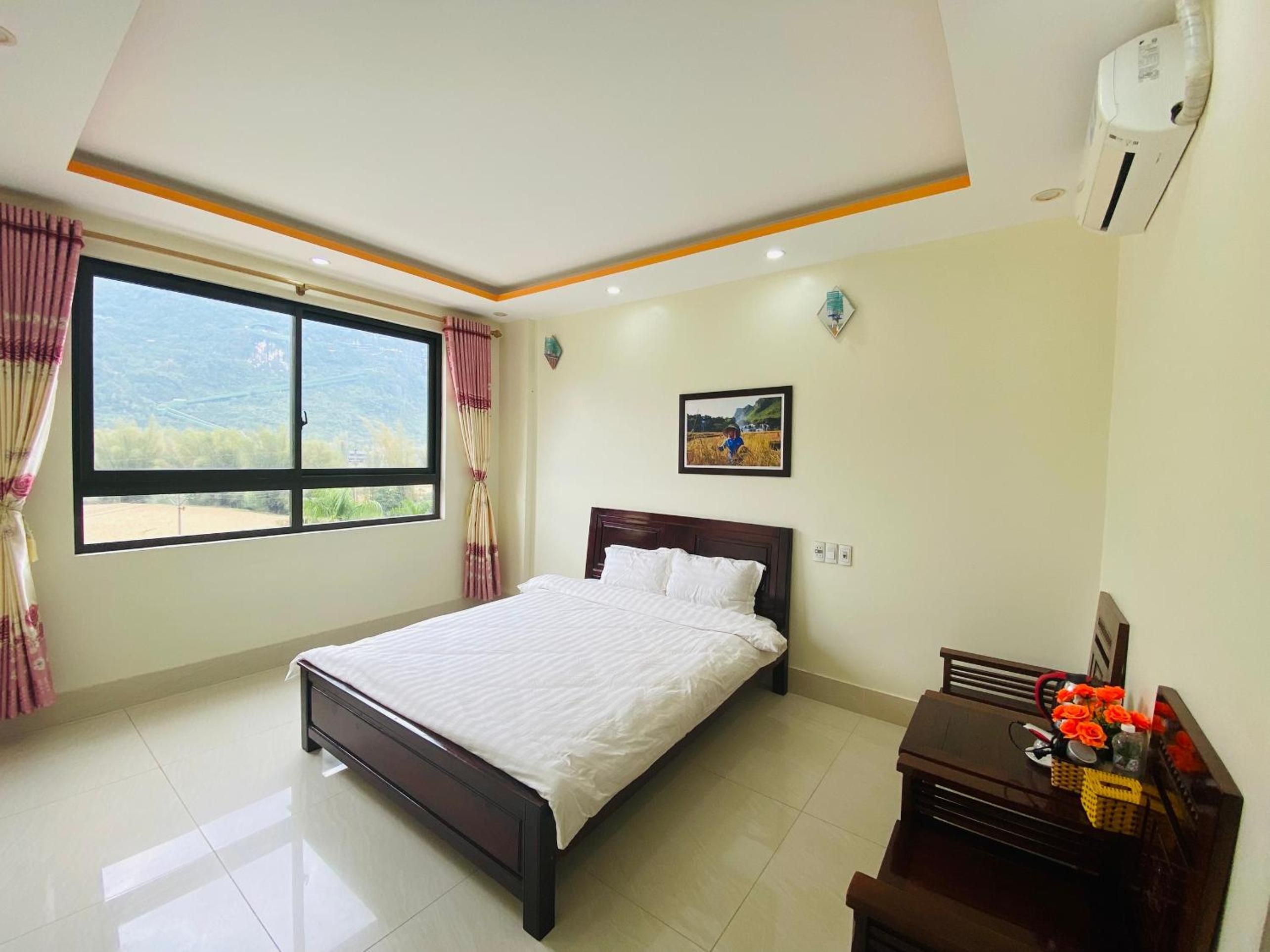 King Room with Mountain View - Photo 7