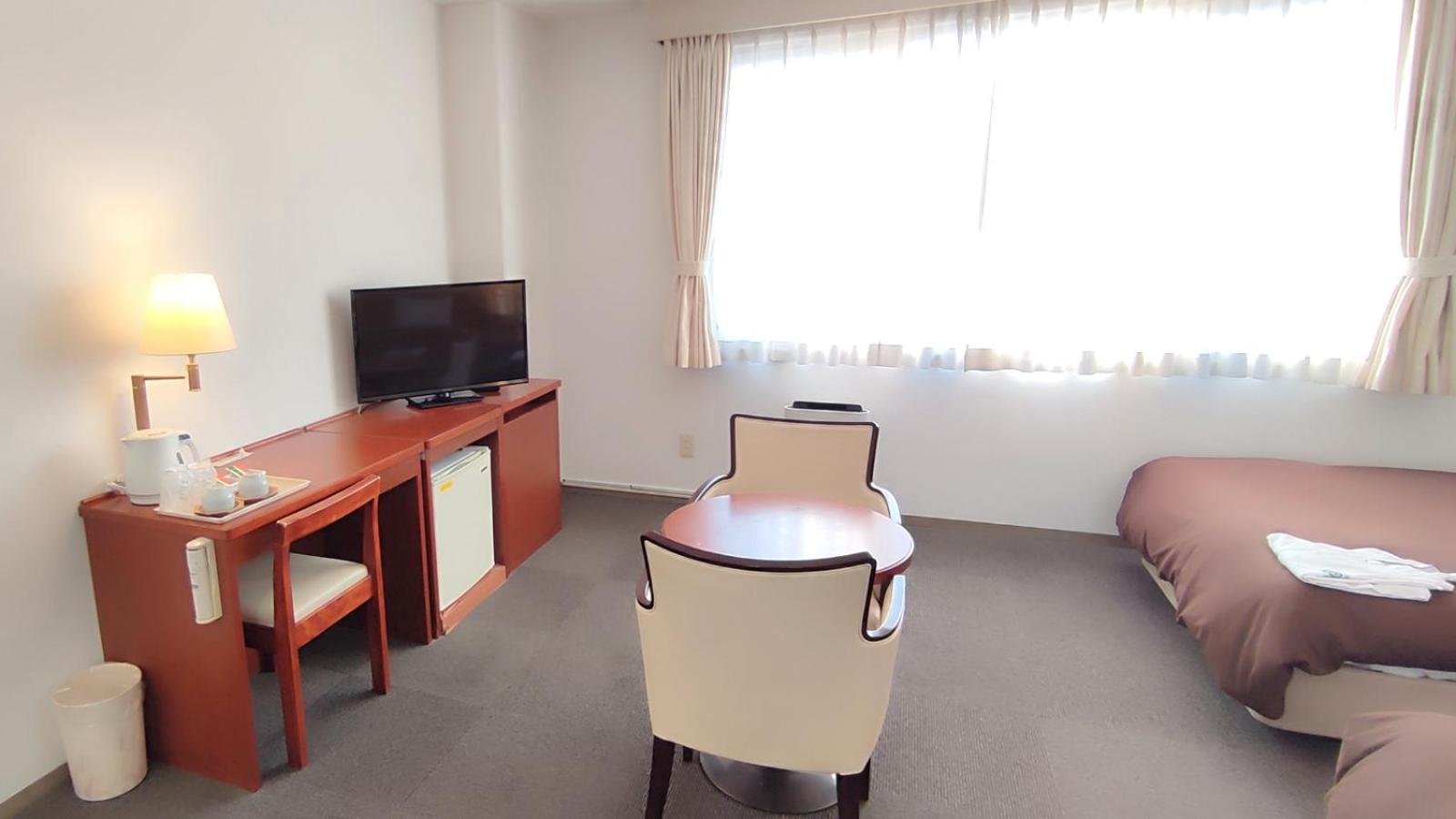 Standard Twin Room - Non-Smoking photo 2