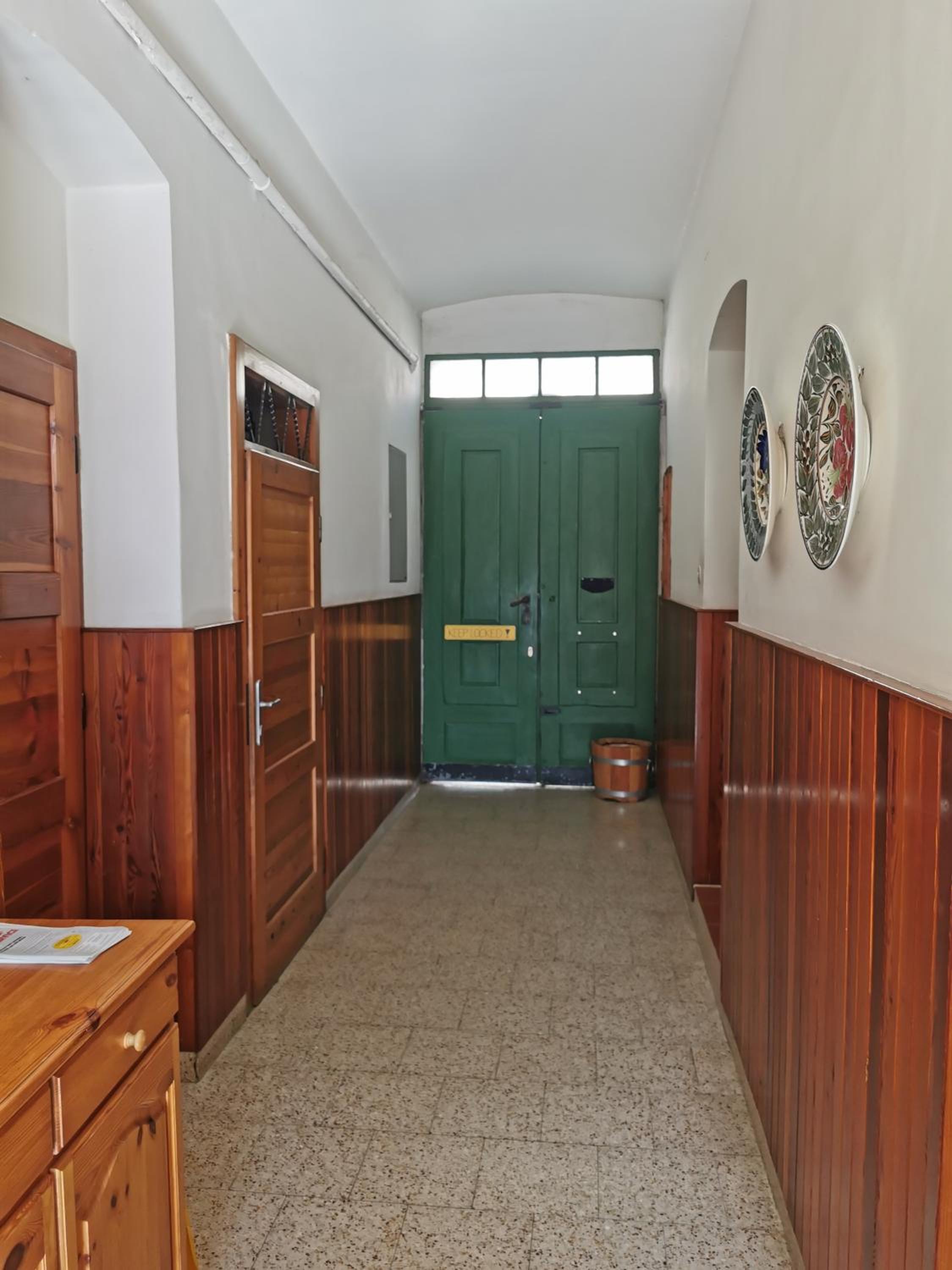 Studio Apartment photo 2