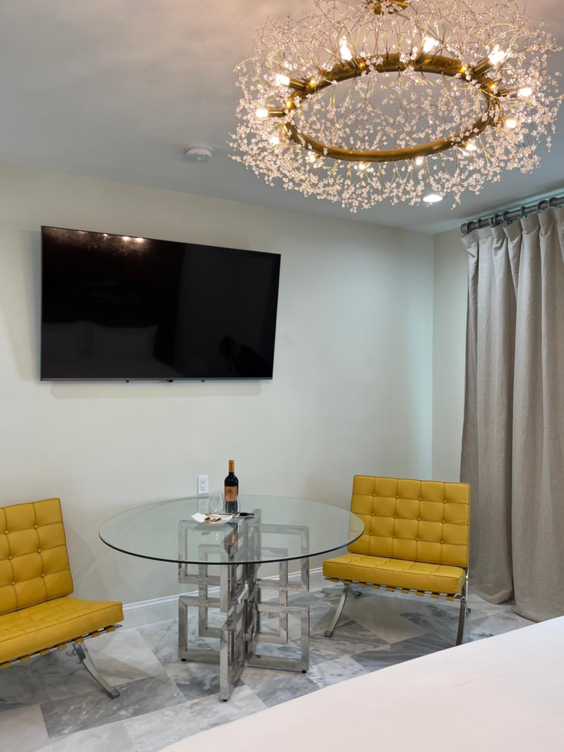 Deluxe King Room photo 3