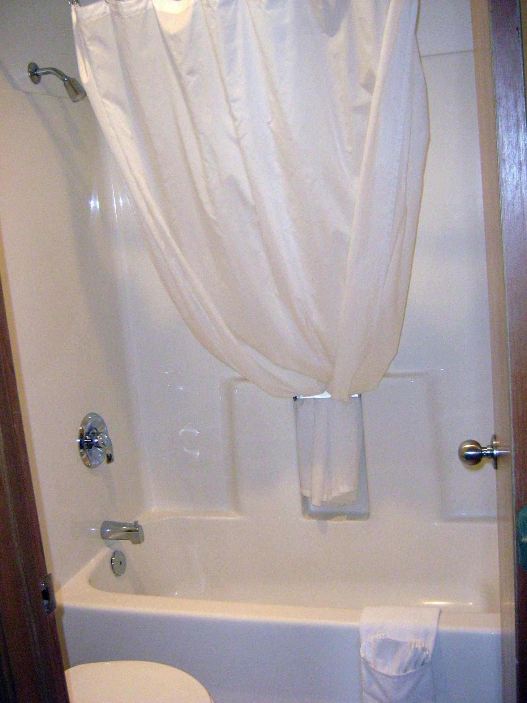 One Queen Room photo 3