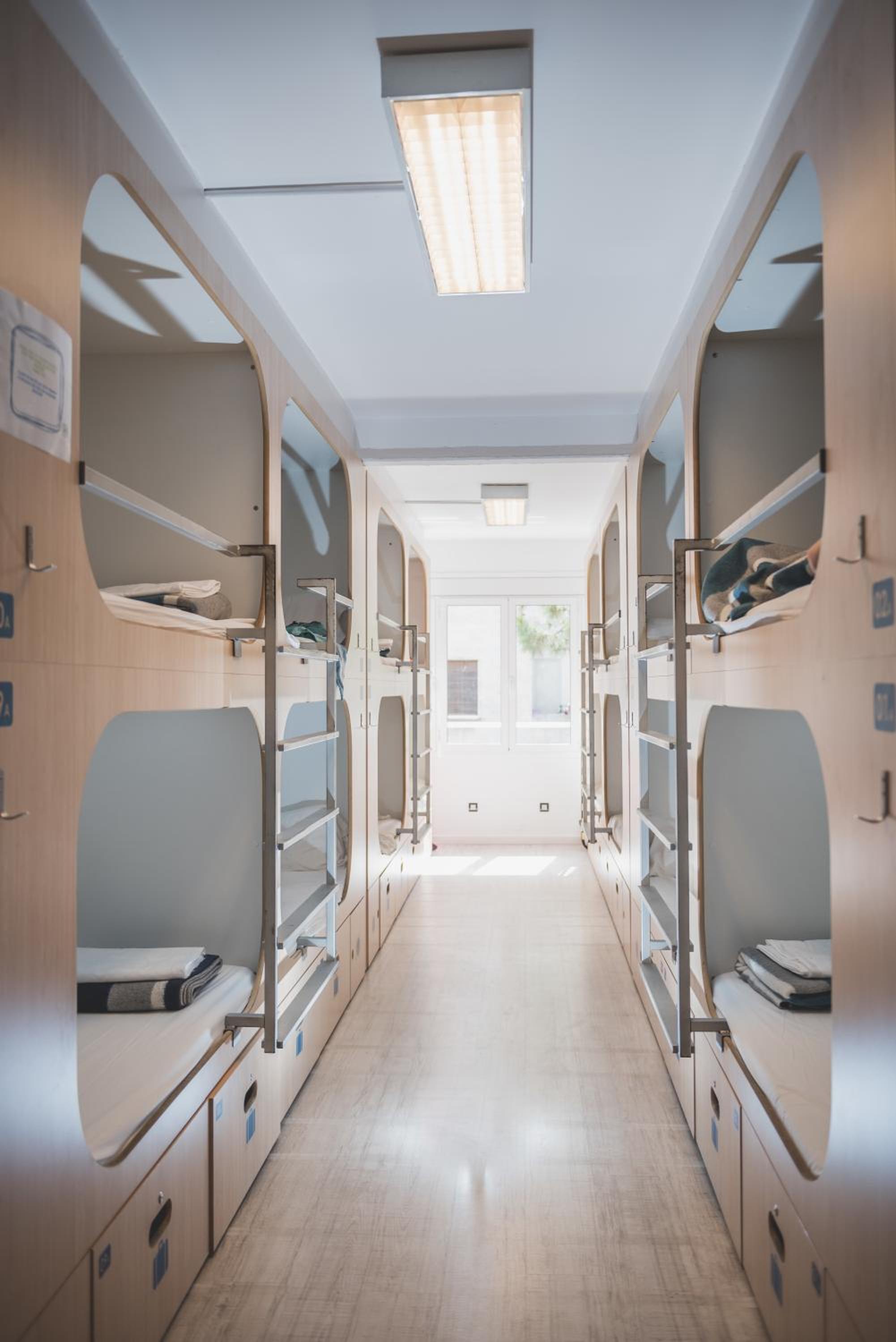 Bed in 8-Bed Mixed Dormitory Room photo 2