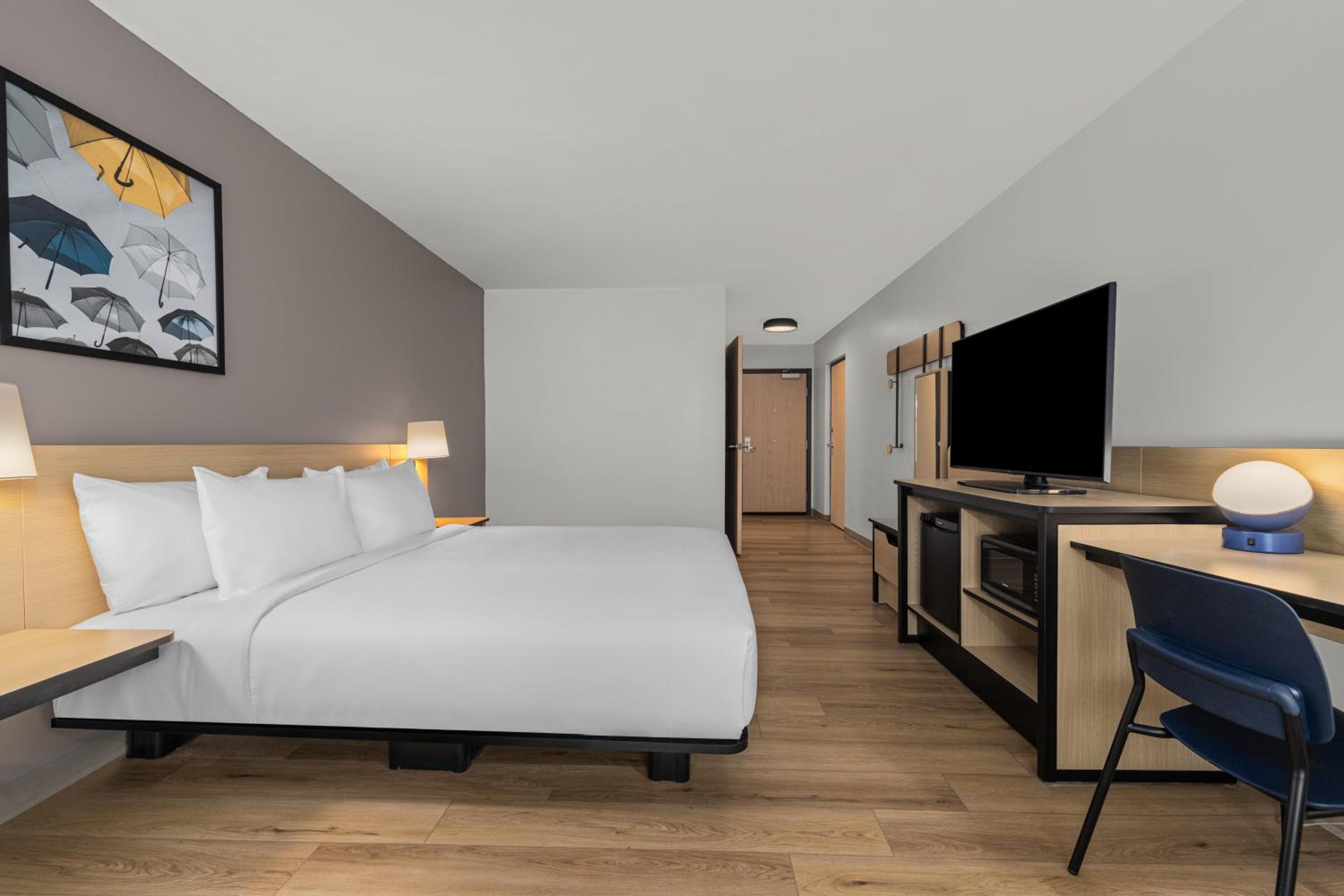 King Suite with Sofa Bed and No View - Mobility/Hearing Accessible with Transfer Shower