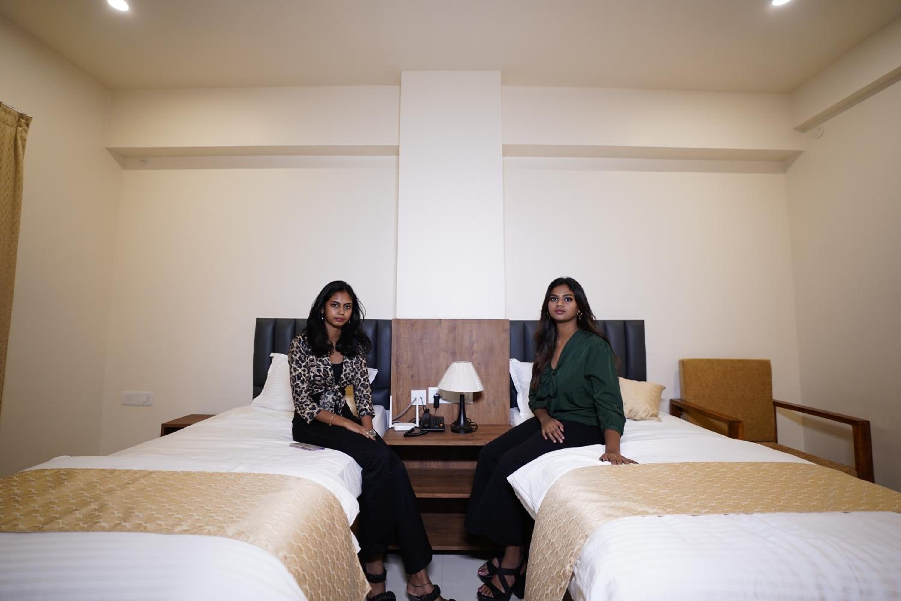 Deluxe Double Room (2 Adults + 1 Child) - Photo 41