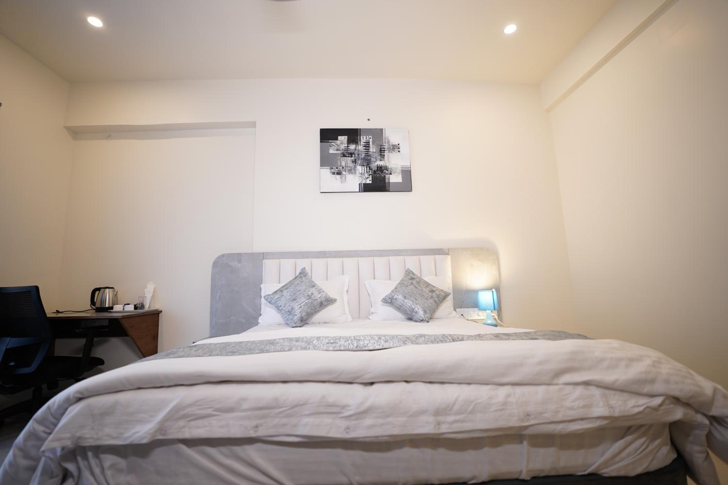 Deluxe Double Room (2 Adults + 1 Child) - Photo 33