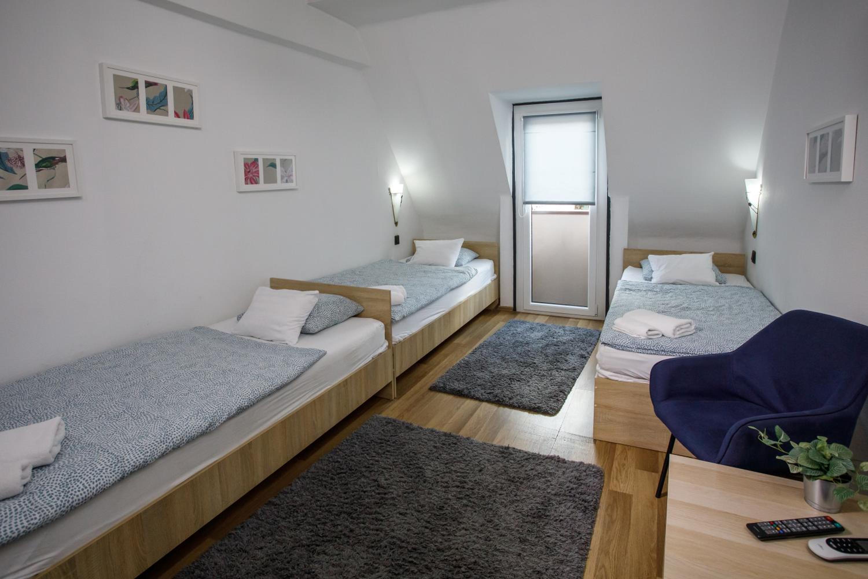 Triple Room with Private Bathroom - Photo 1