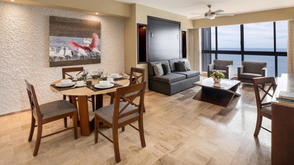 Deluxe Suite With Sea View