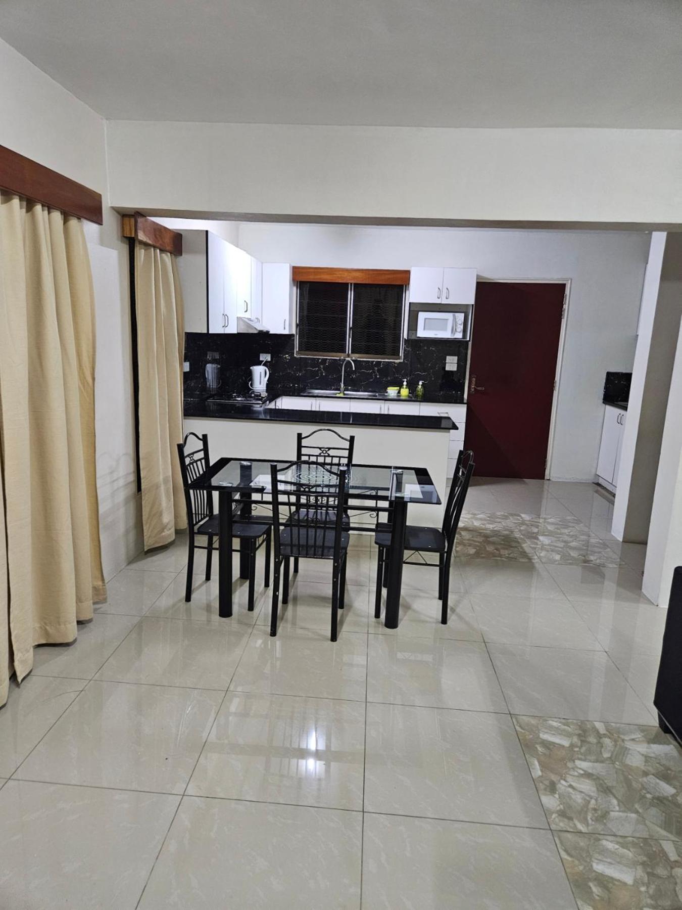One-Bedroom House photo 3