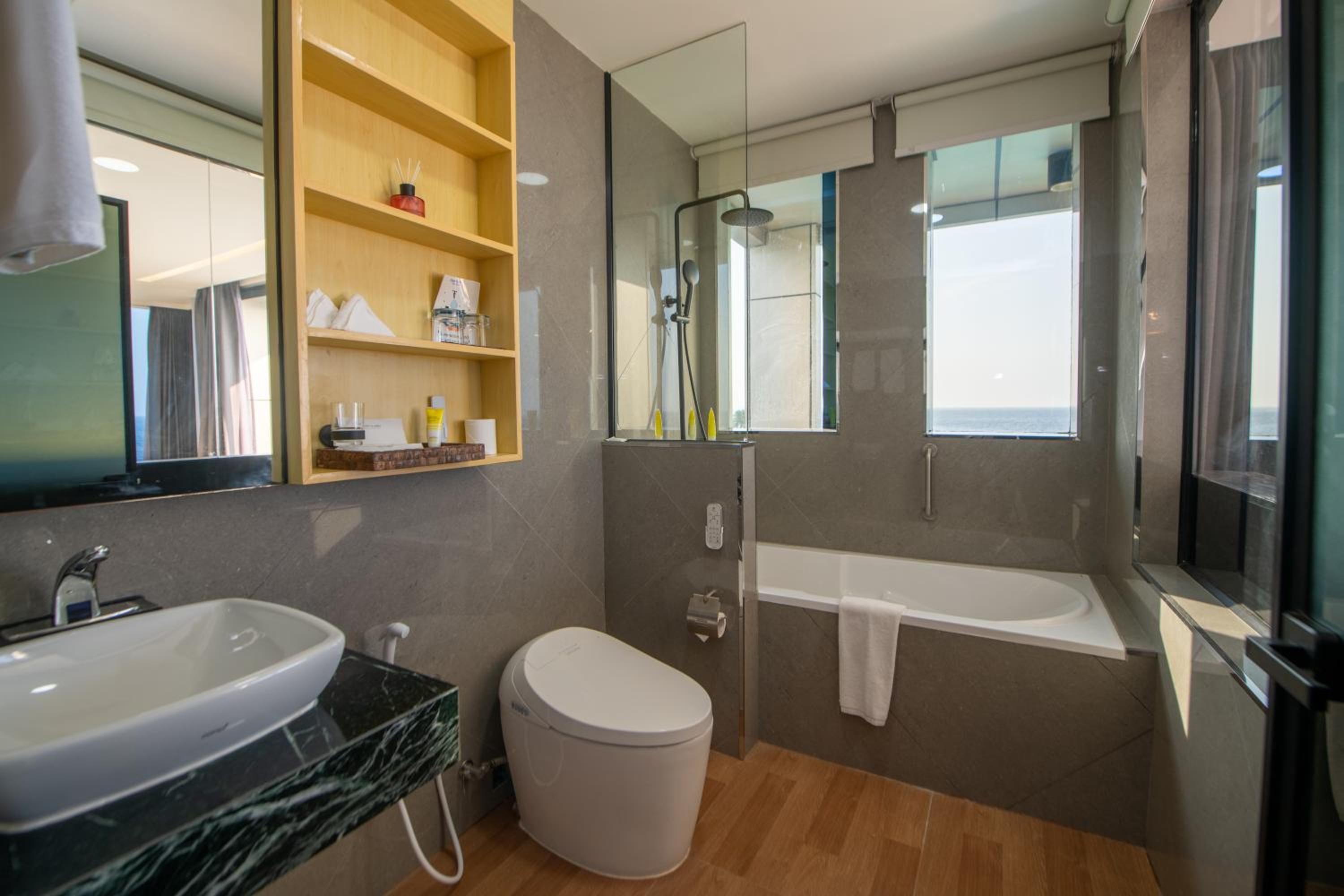 Premier Oceanview with Balcony - Photo 8