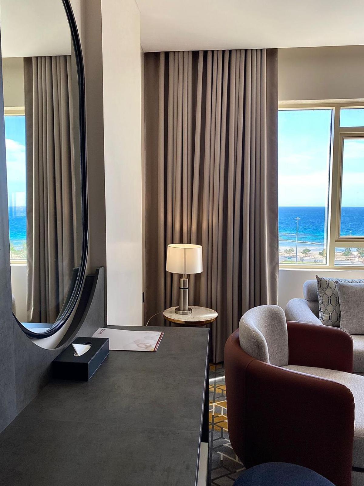 Deluxe Double Room with Sea View - Photo 3