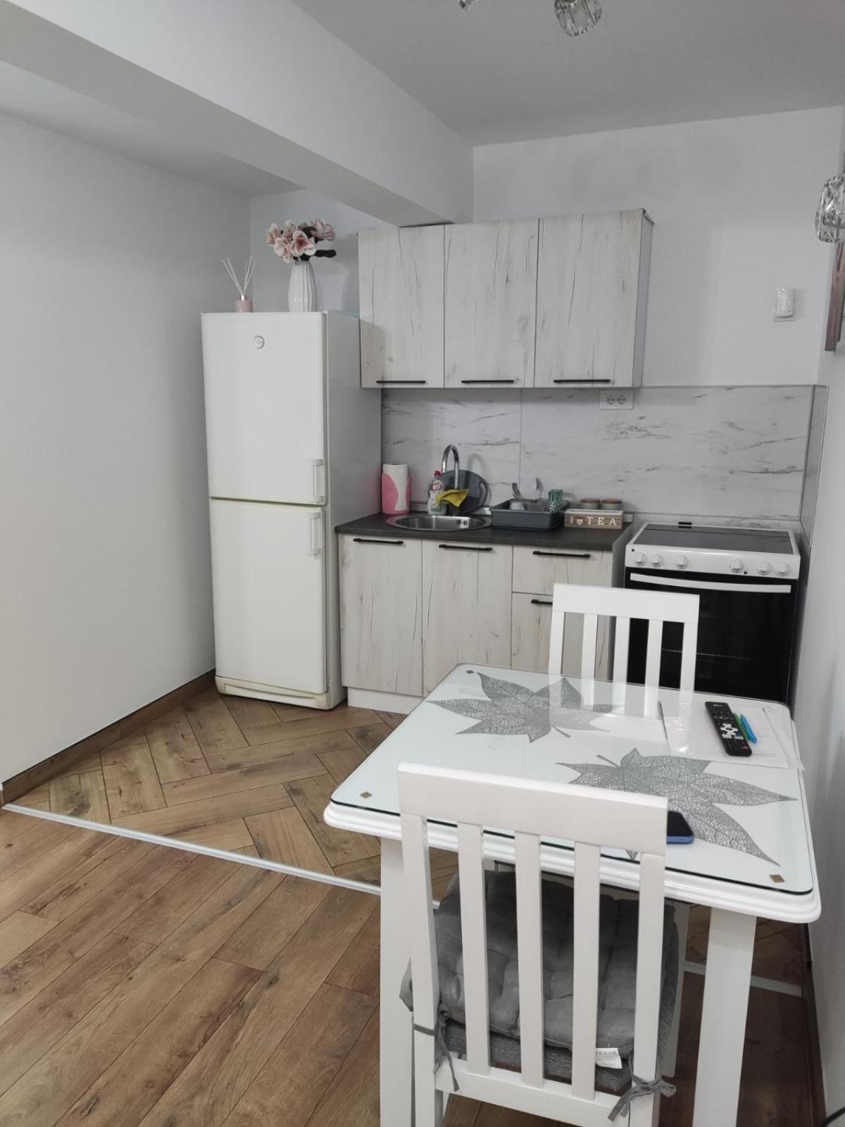 One-Bedroom Apartment photo 3