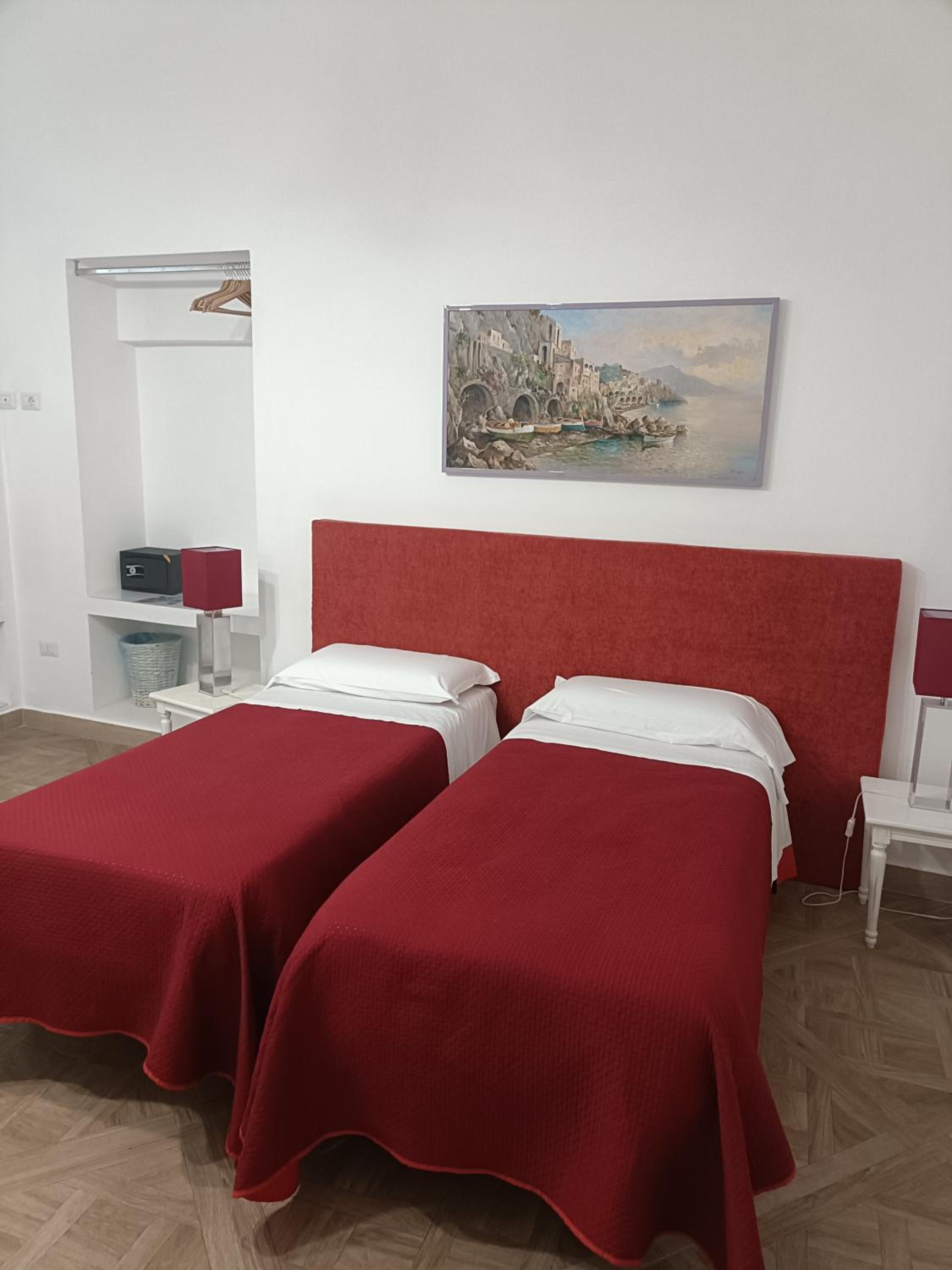 Quadruple Room - Photo 18