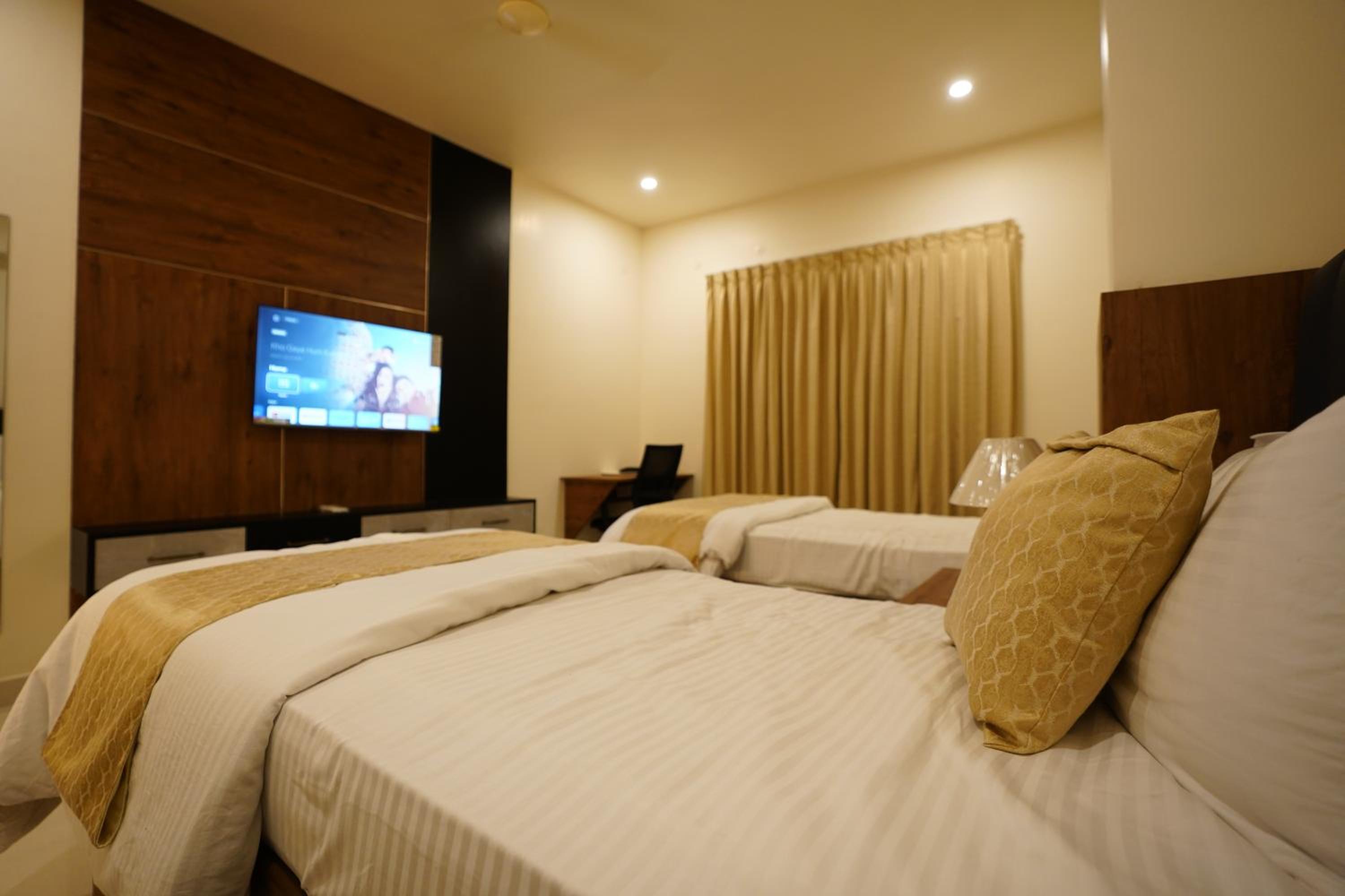 Deluxe Family Room