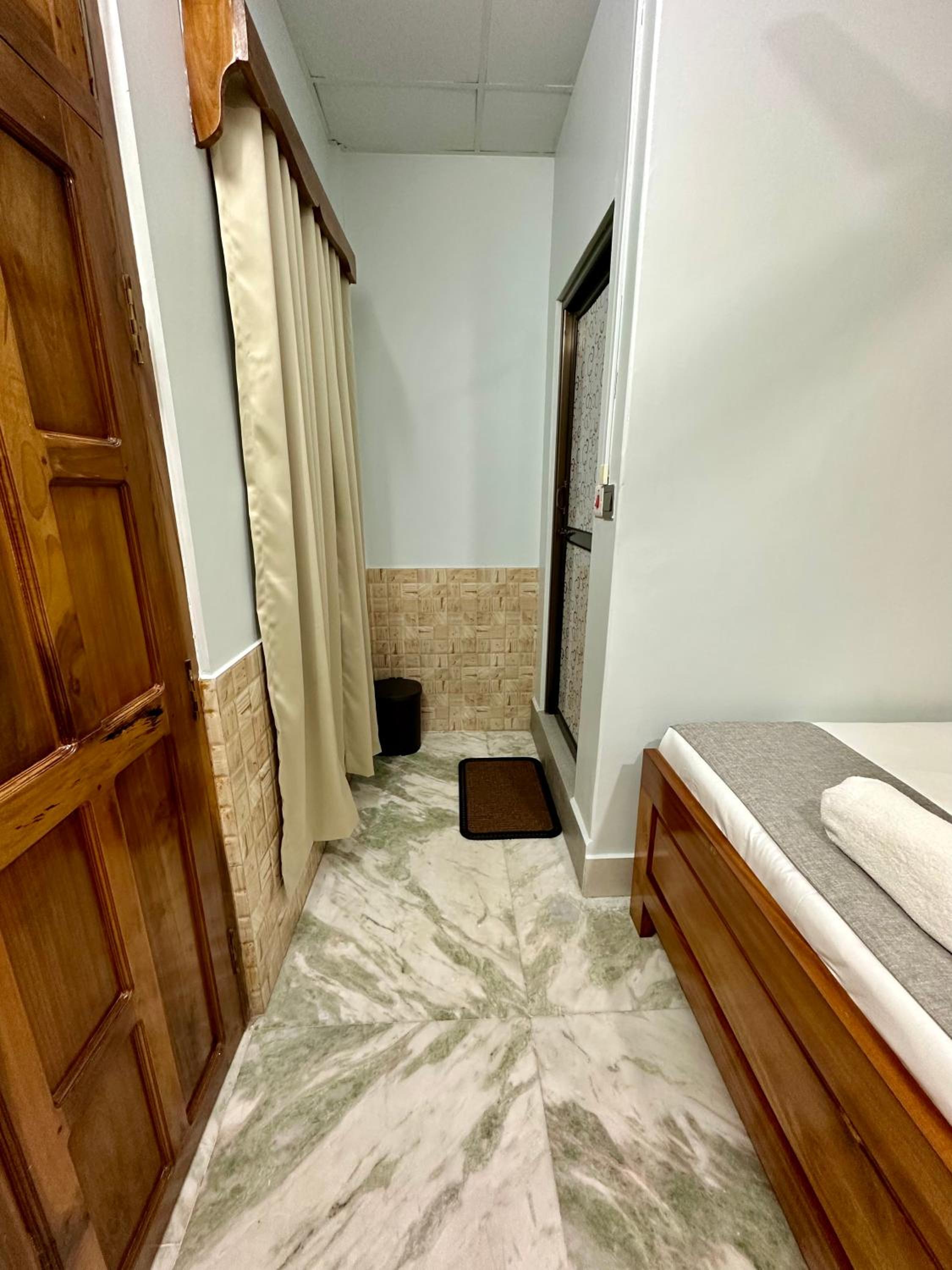 Budget Single Room photo 2