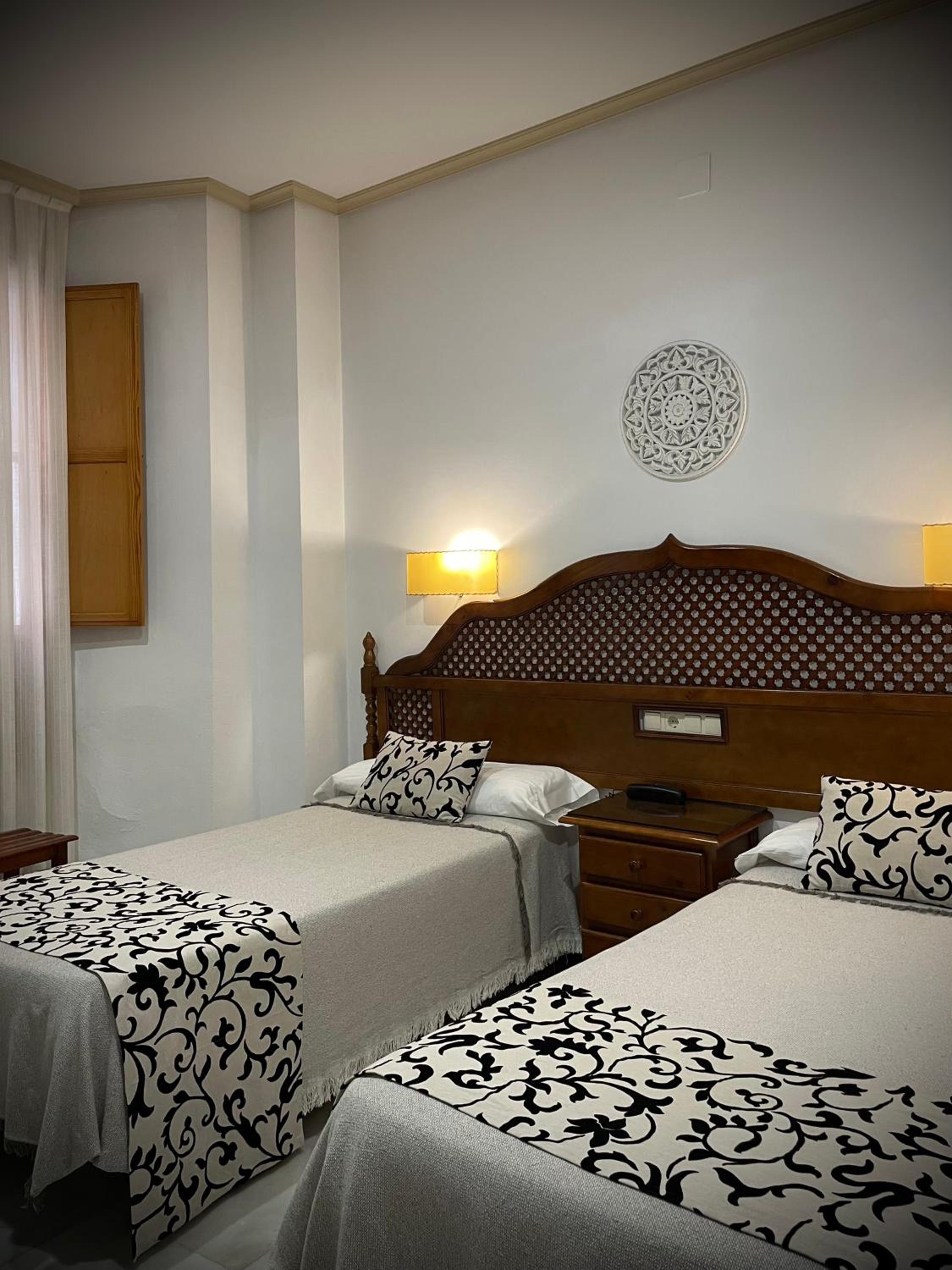 Economy Double Room Ground Floor - Photo 2