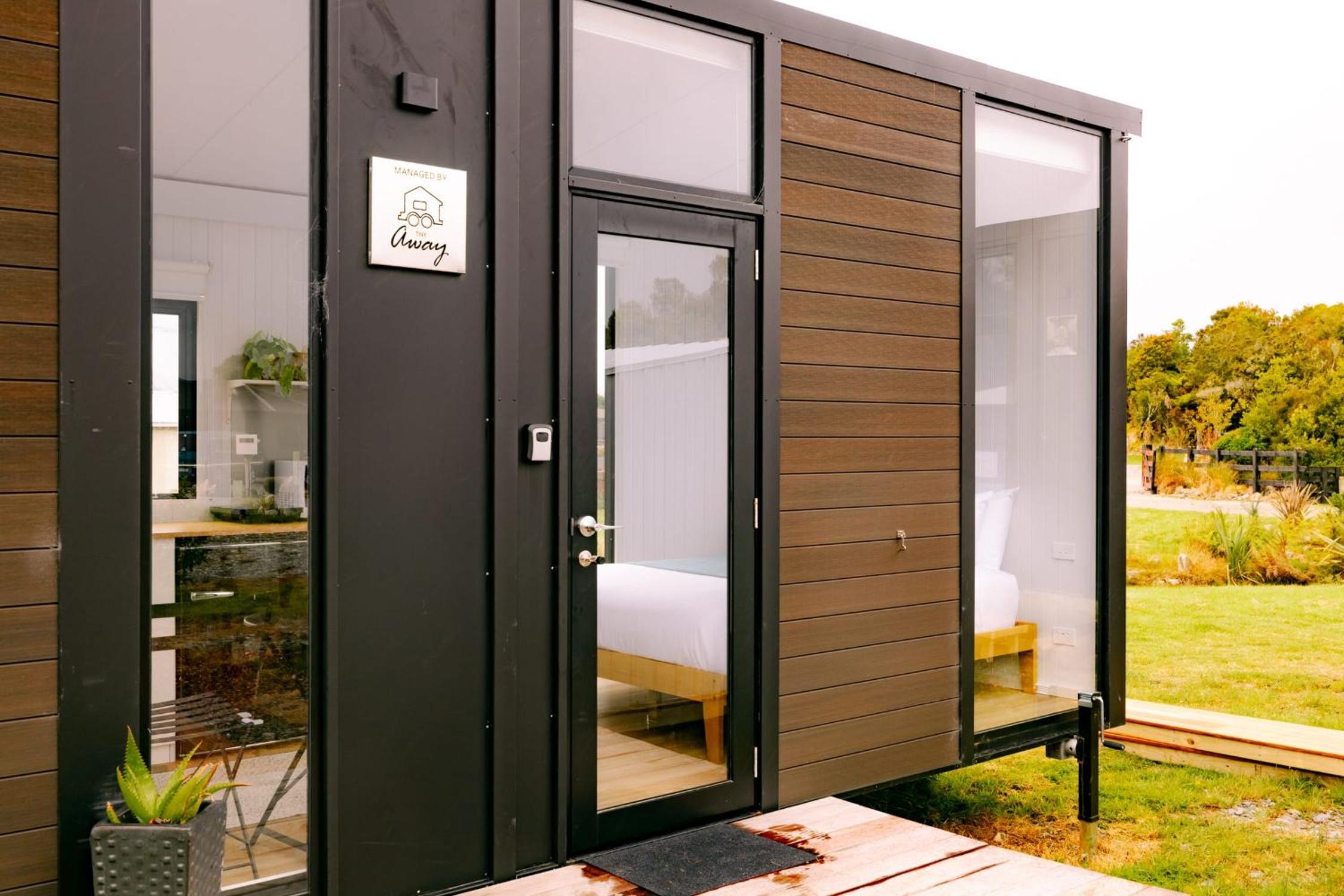 Mobile Home photo 2