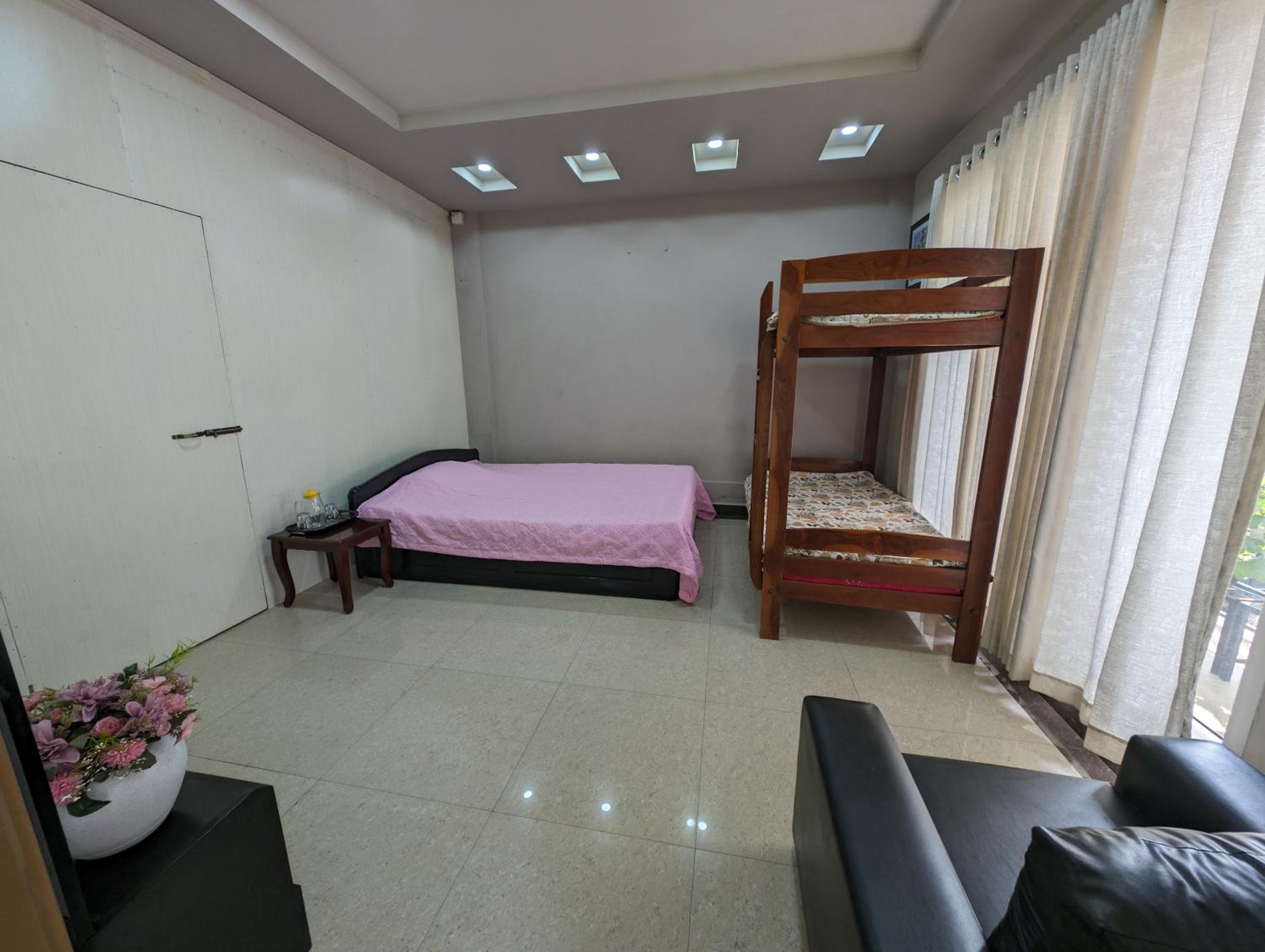 Quadruple Room with Private External Bathroom - Photo 1